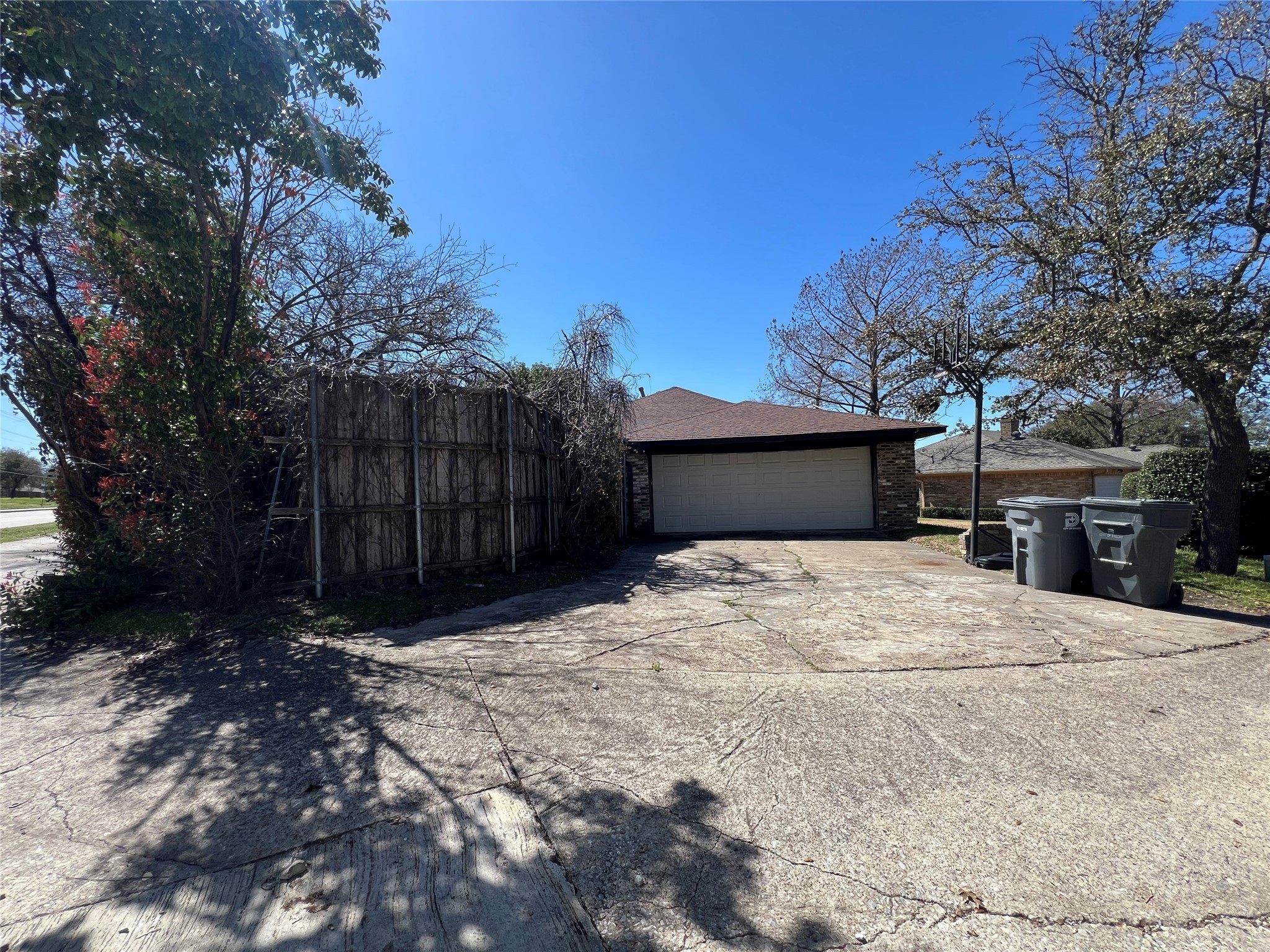 16918 Hunters Point Drive