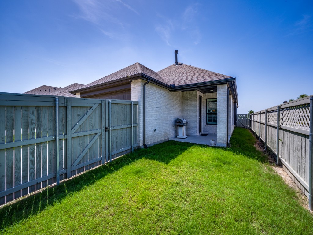 2452 Elm Place
