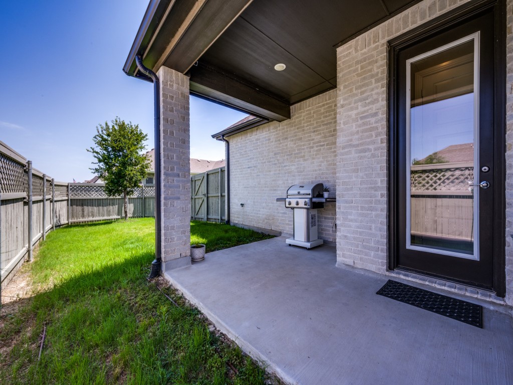 2452 Elm Place