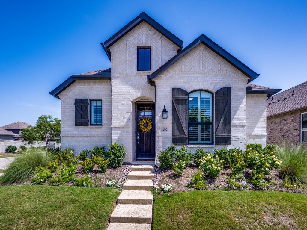 2452 Elm Place