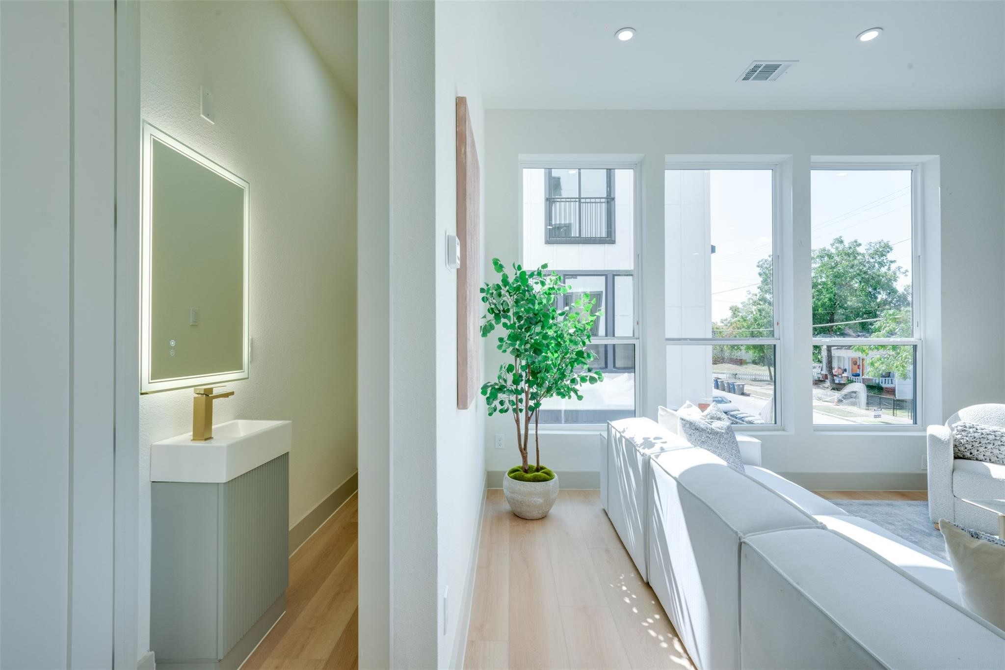 512 N Lancaster Street 9