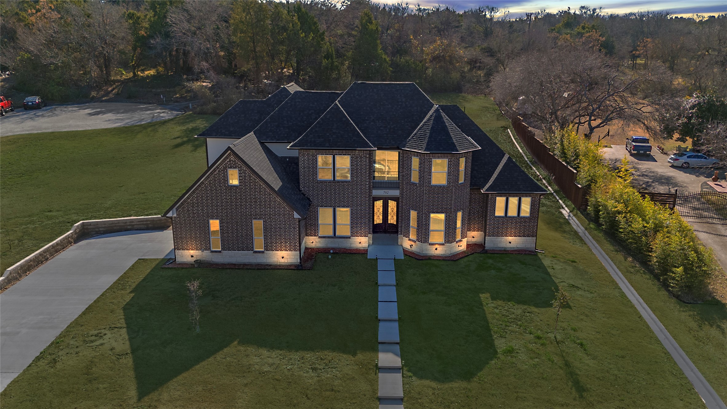 702 Linkcrest Drive