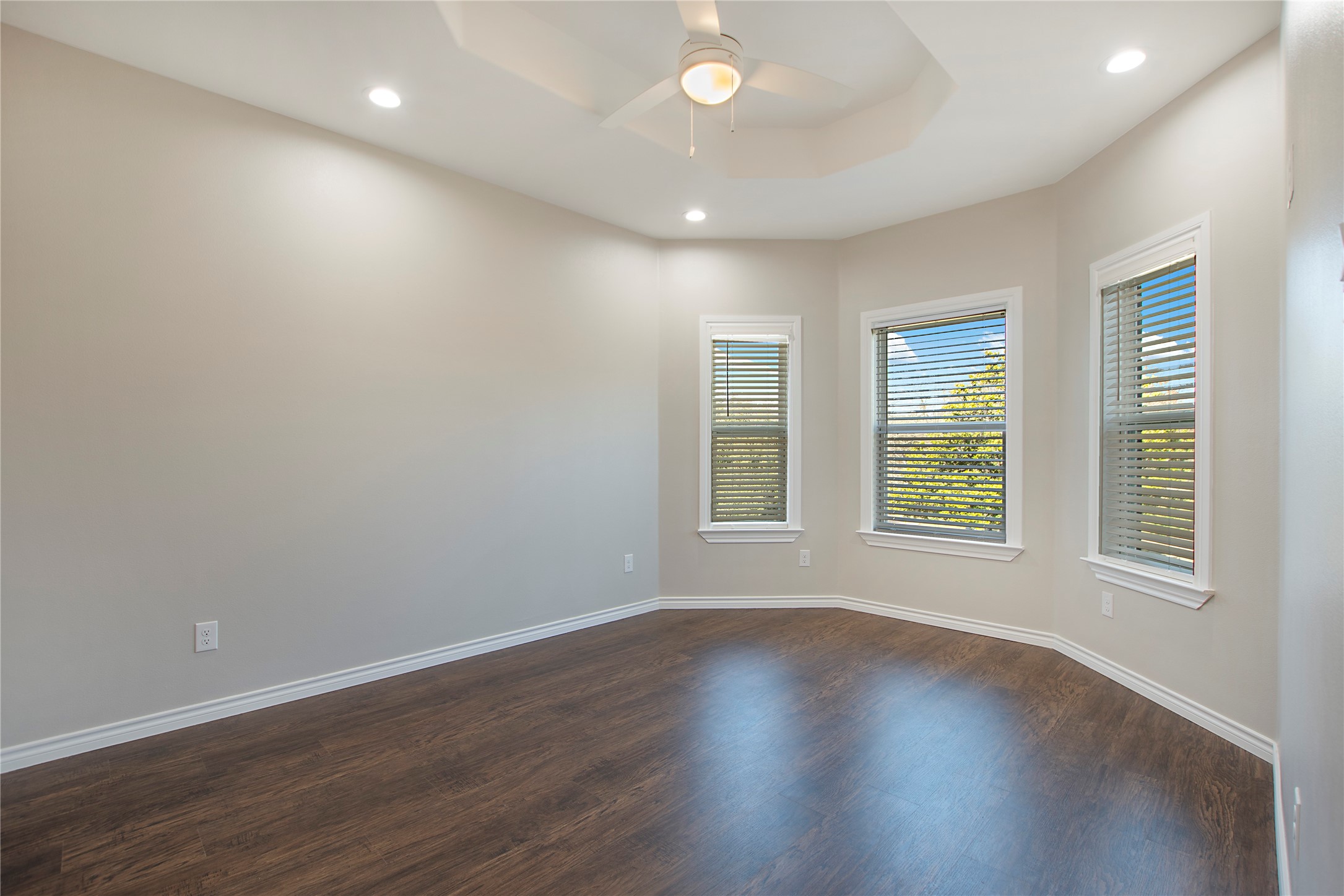 702 Linkcrest Drive