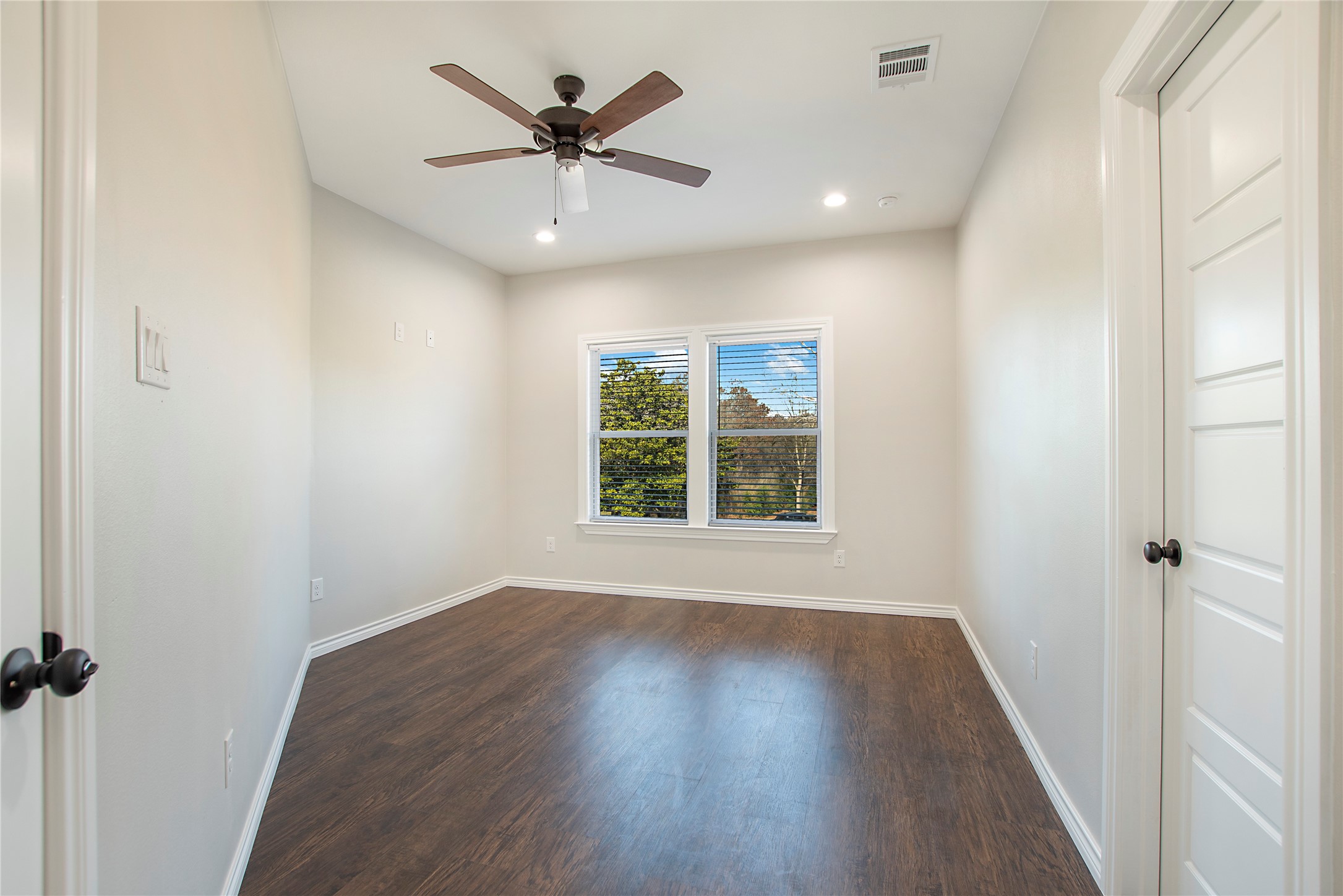 702 Linkcrest Drive