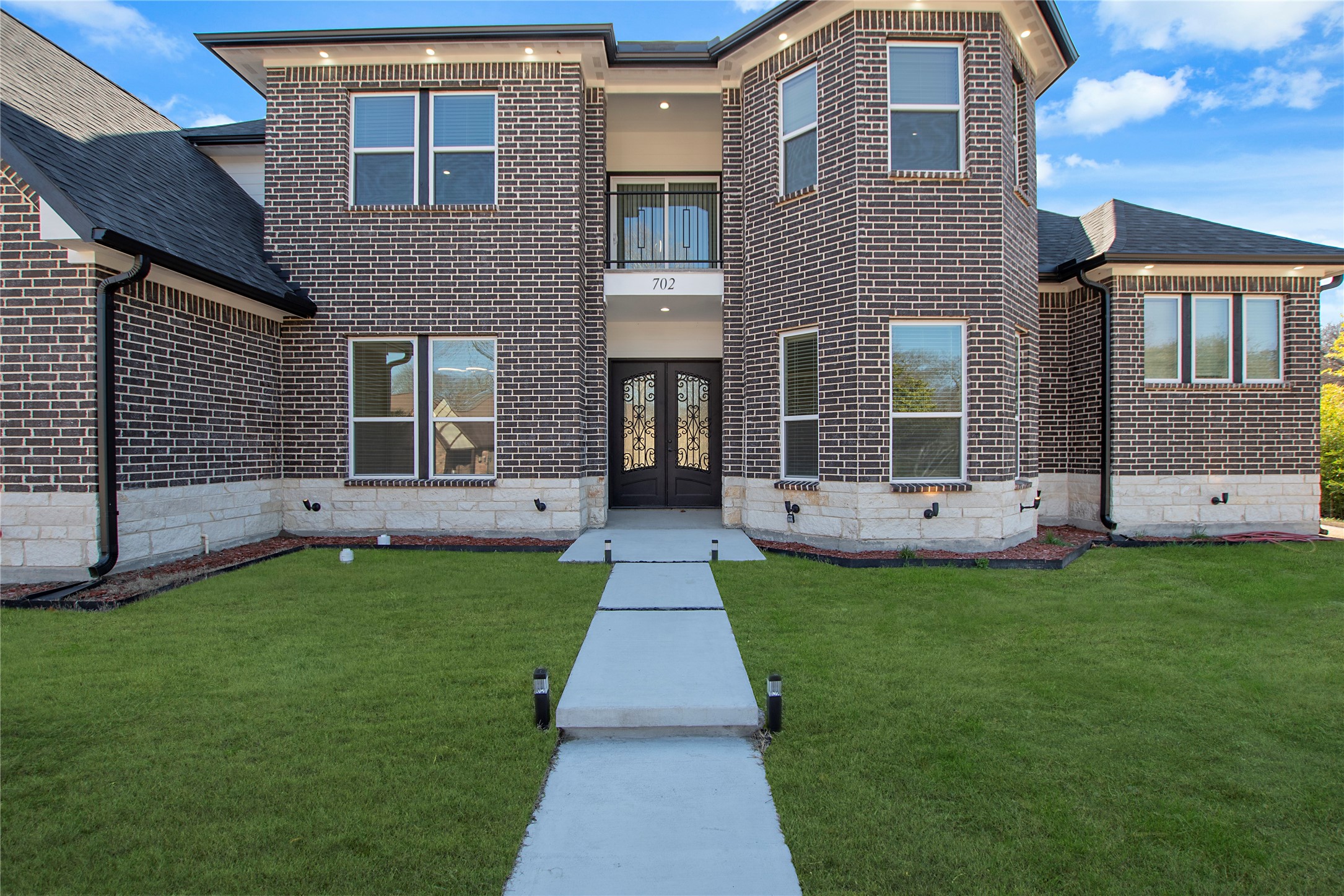 702 Linkcrest Drive