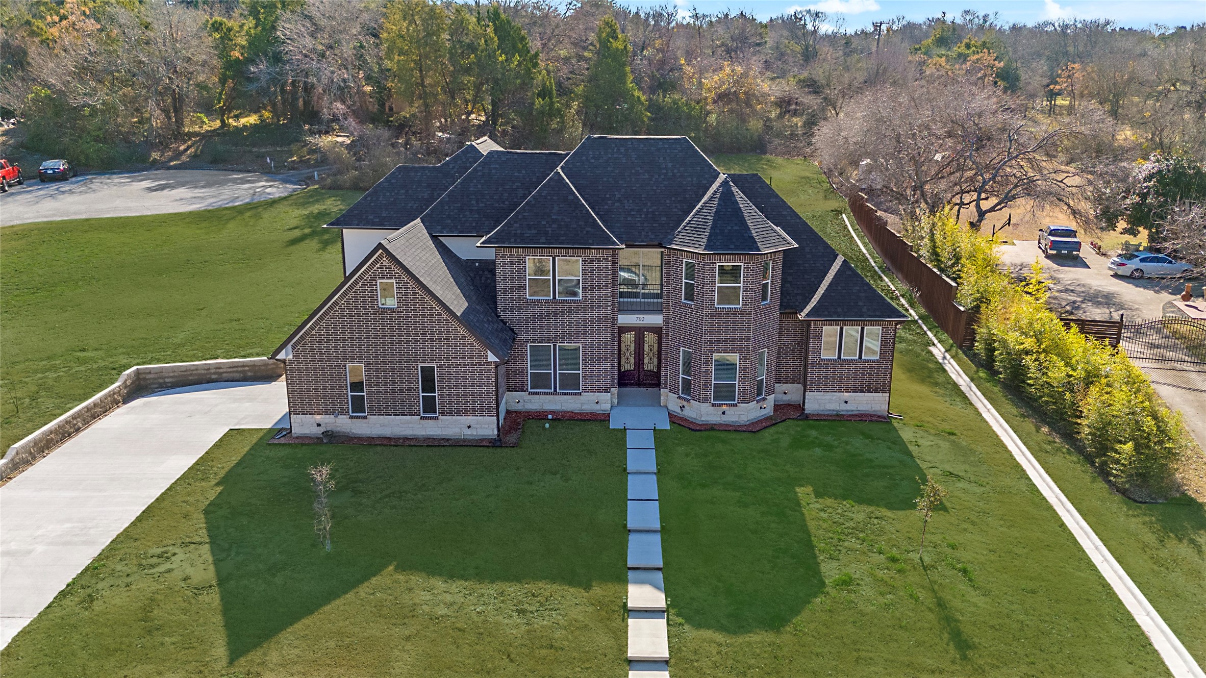 702 Linkcrest Drive