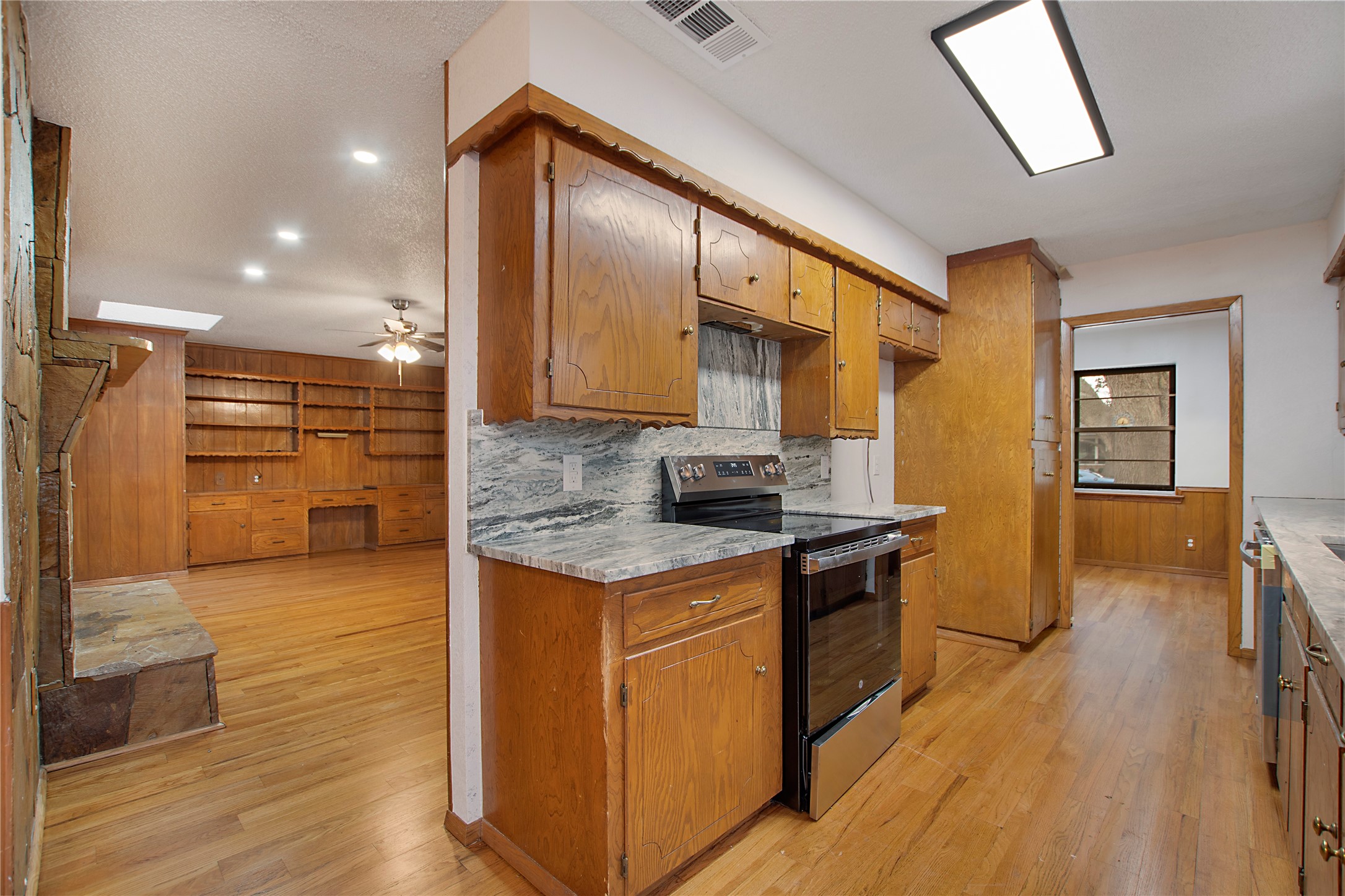 2114 Lansdowne Drive