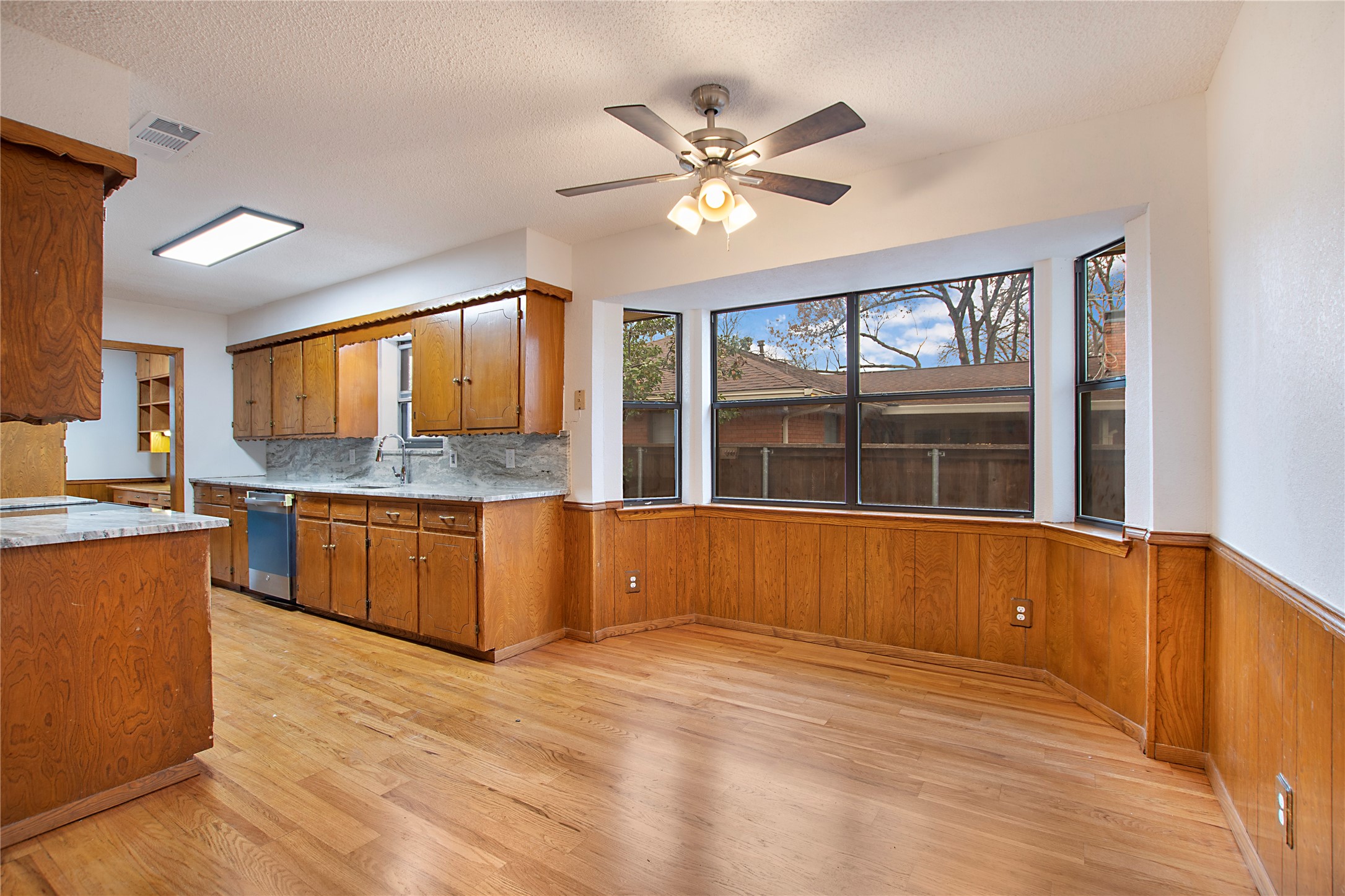 2114 Lansdowne Drive