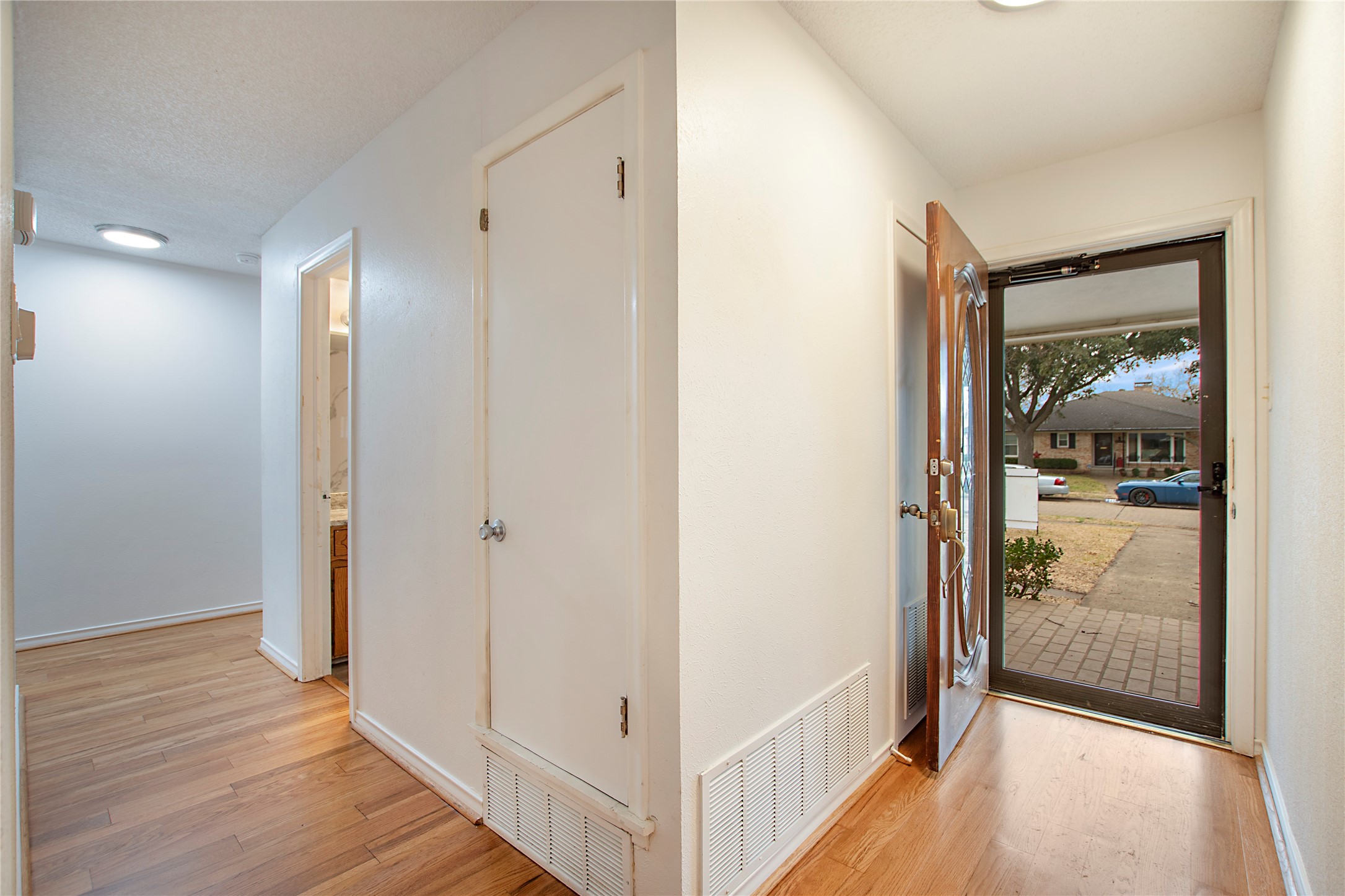 2114 Lansdowne Drive