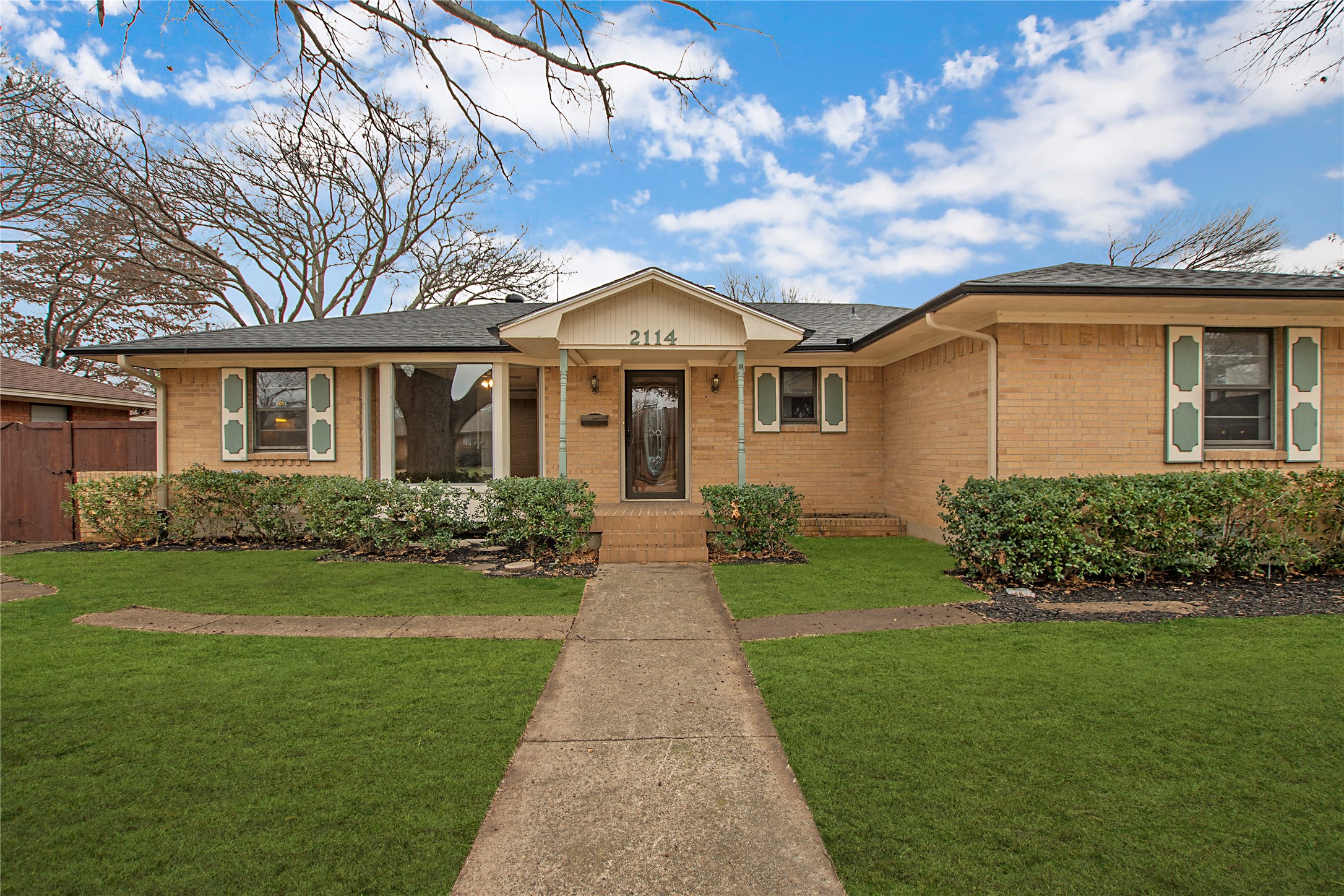 2114 Lansdowne Drive