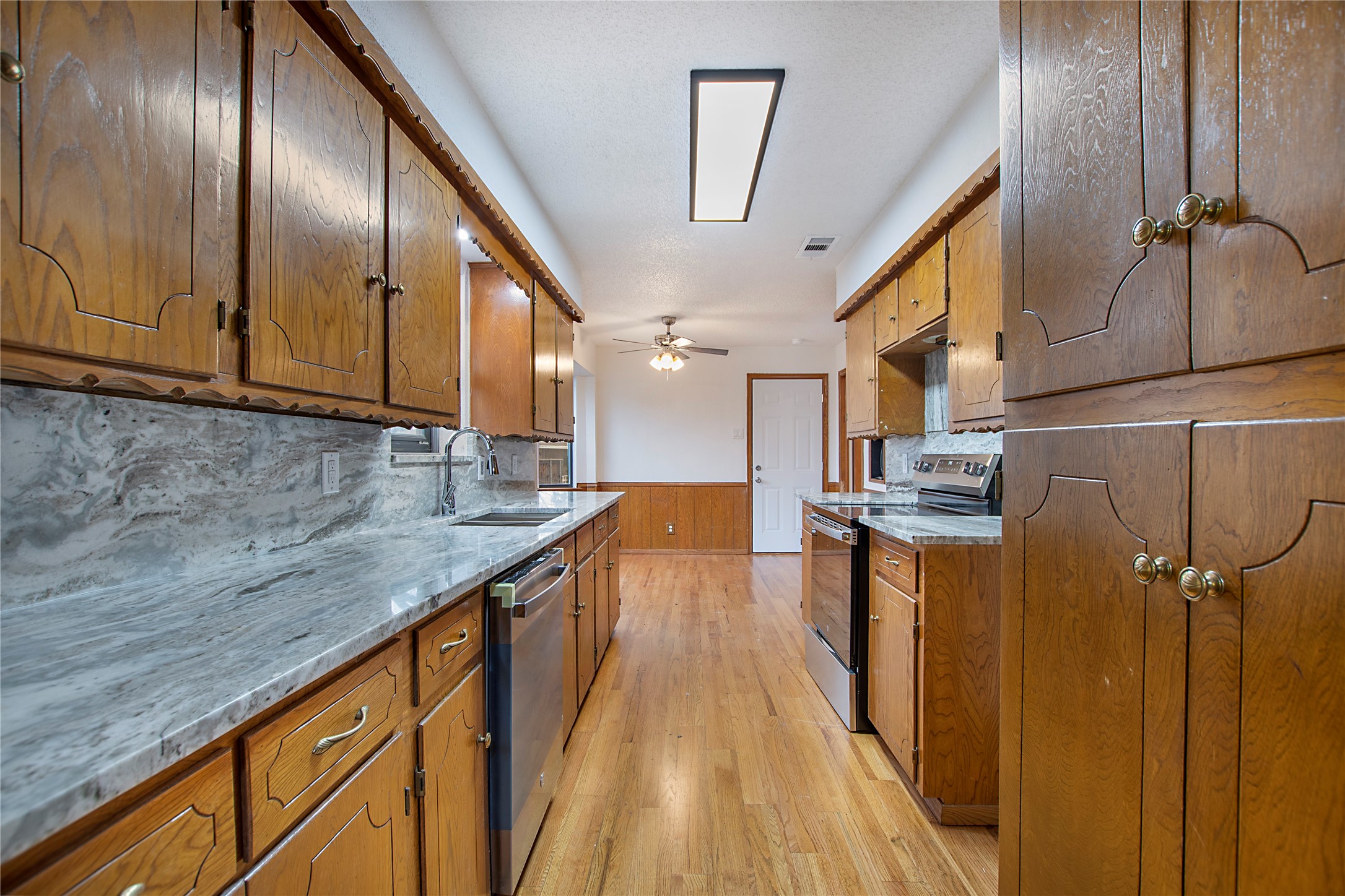 2114 Lansdowne Drive