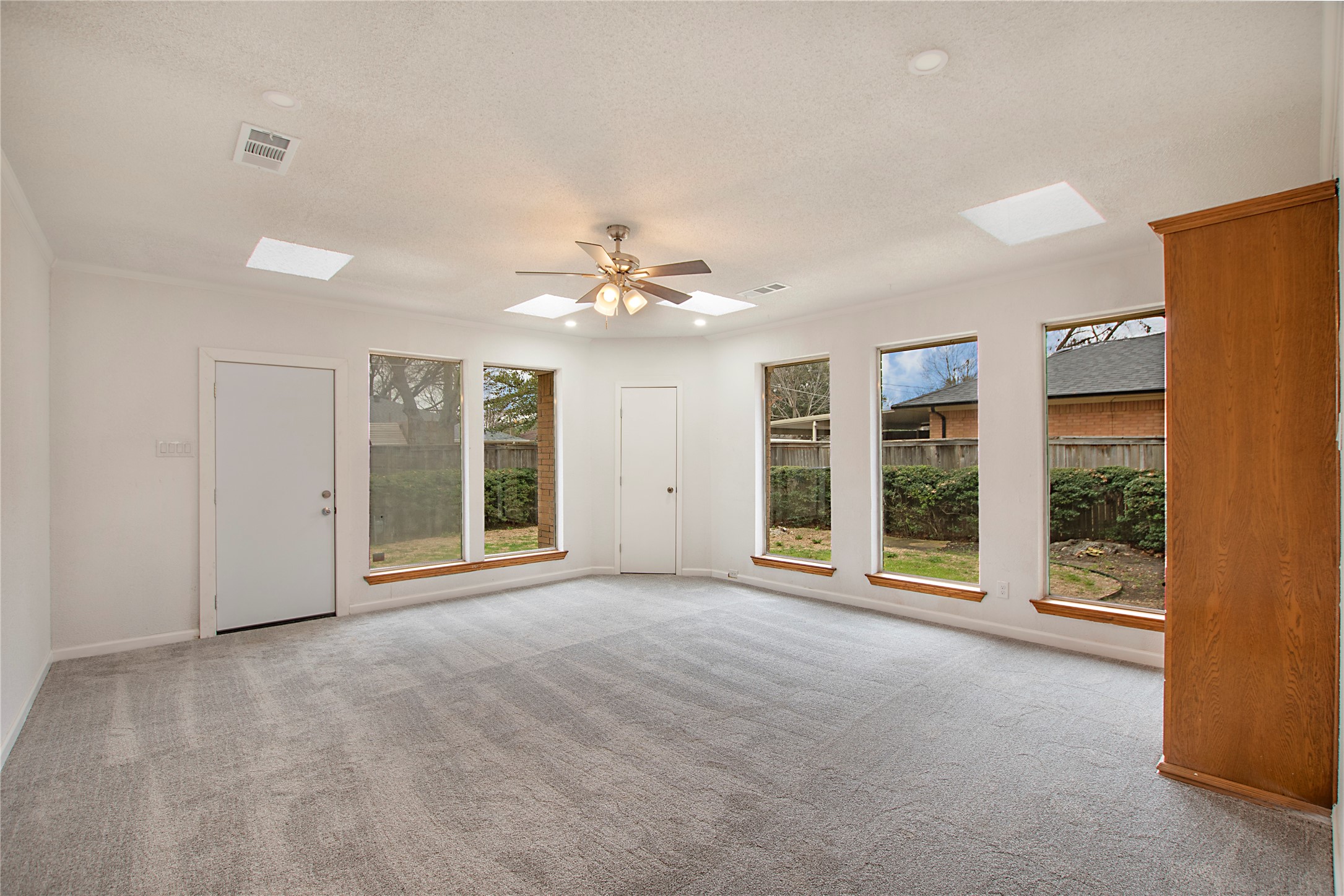 2114 Lansdowne Drive