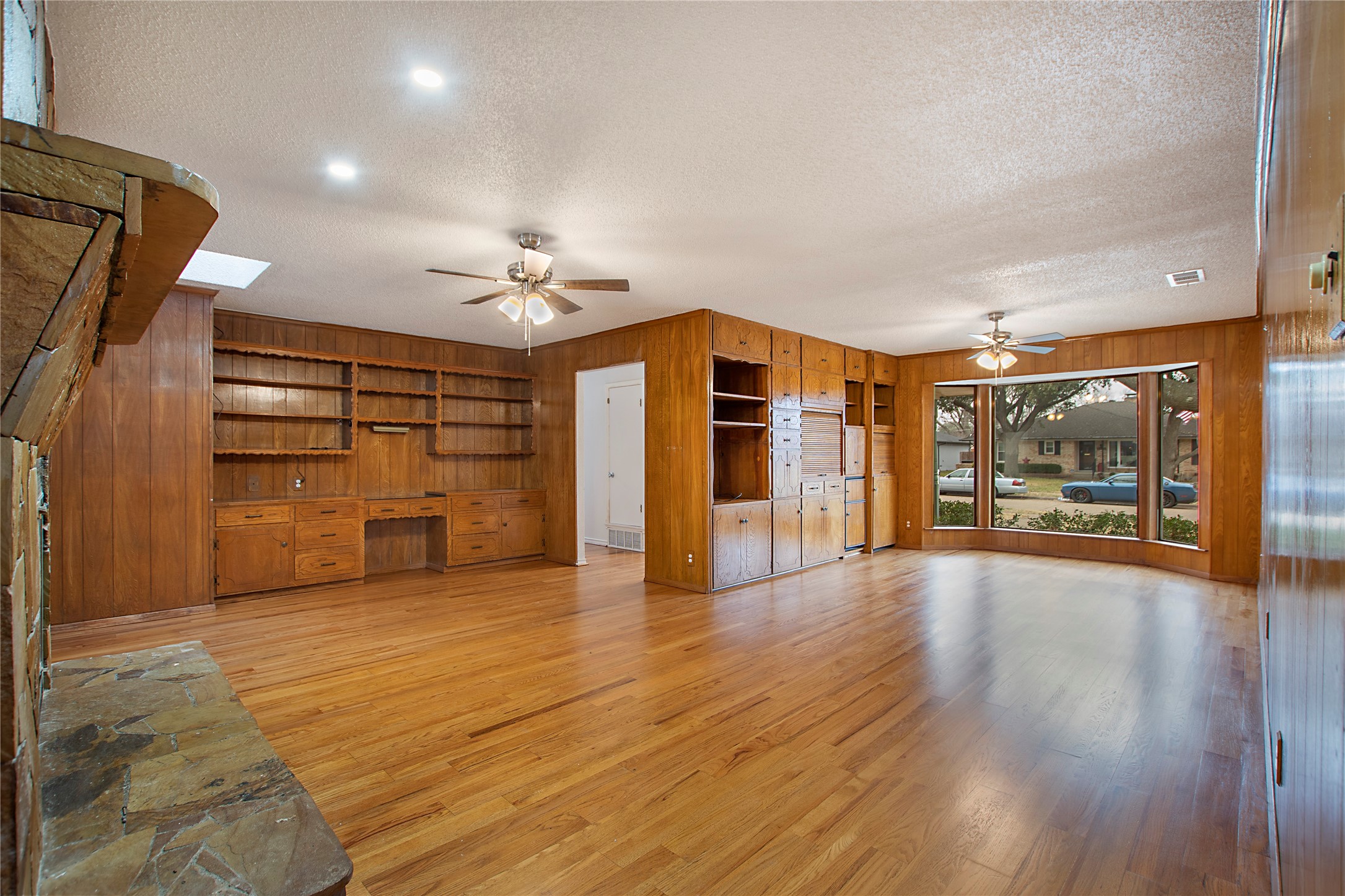 2114 Lansdowne Drive