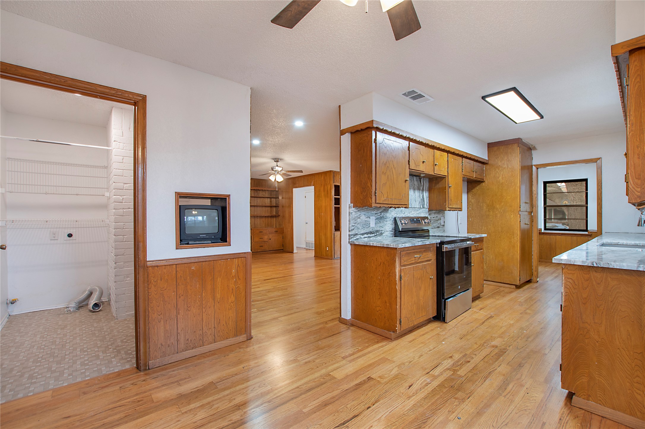 2114 Lansdowne Drive