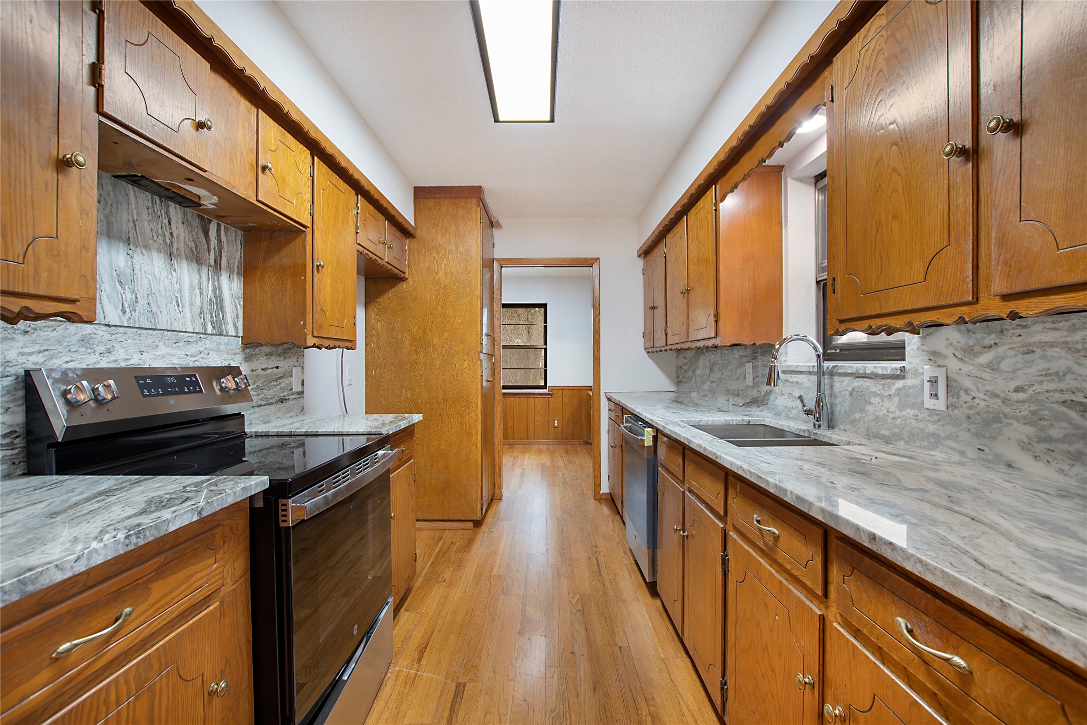 2114 Lansdowne Drive