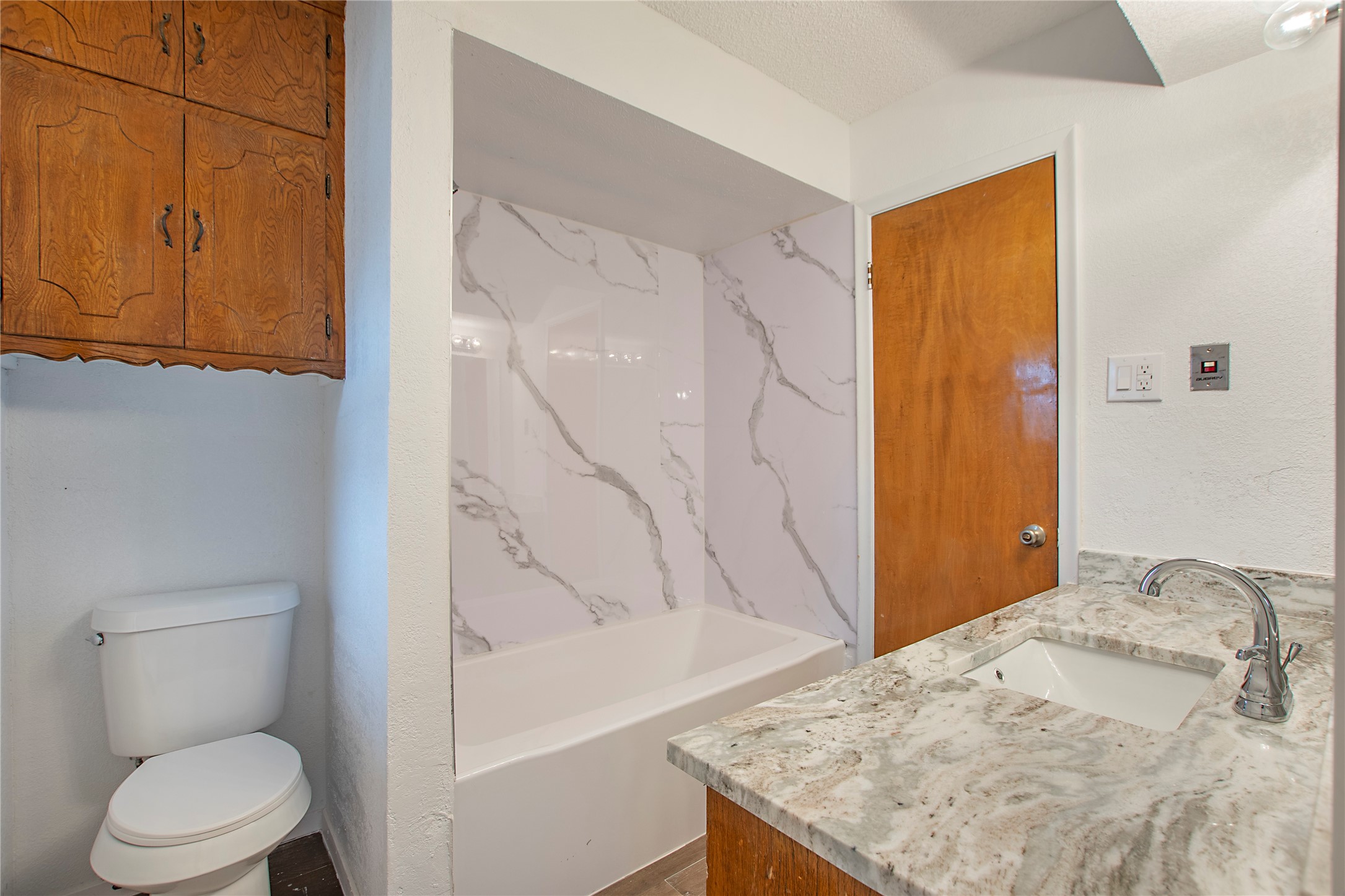 2114 Lansdowne Drive