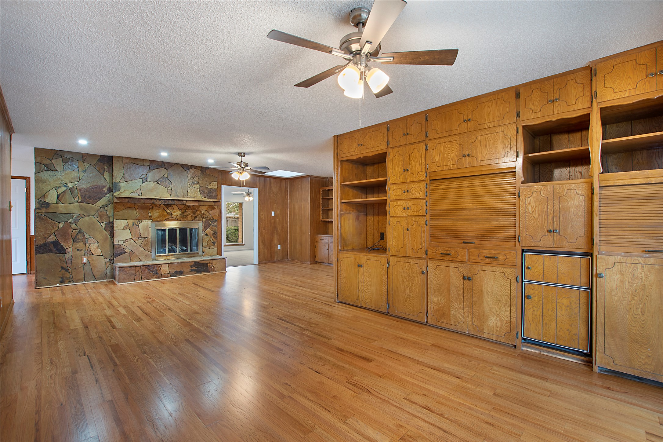 2114 Lansdowne Drive