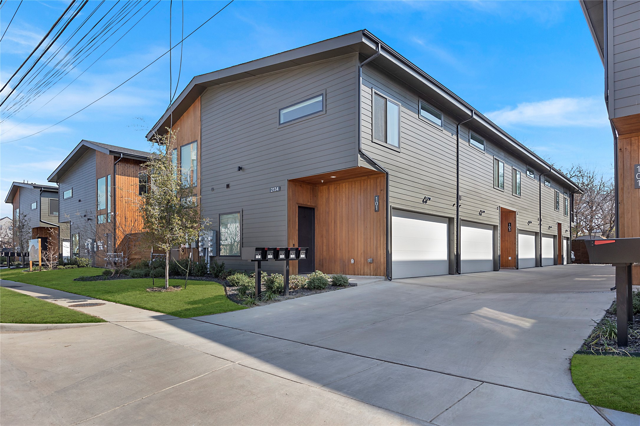 2134 Lovedale Avenue 101