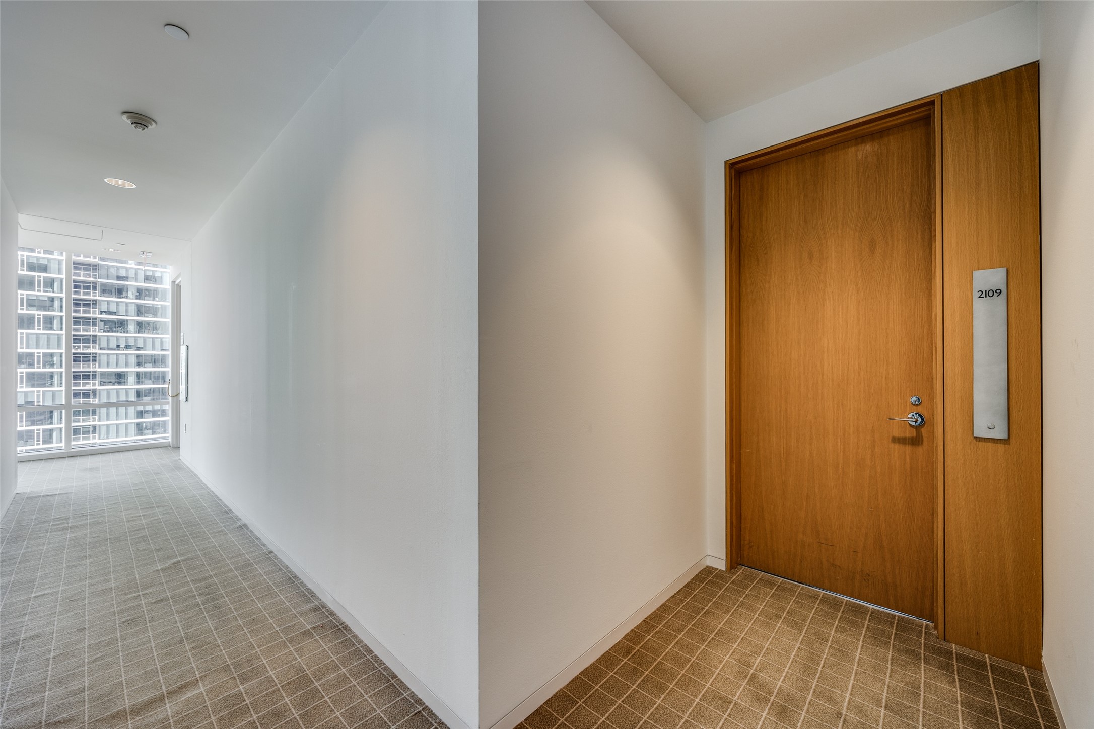 2430 Victory Park Lane 2109