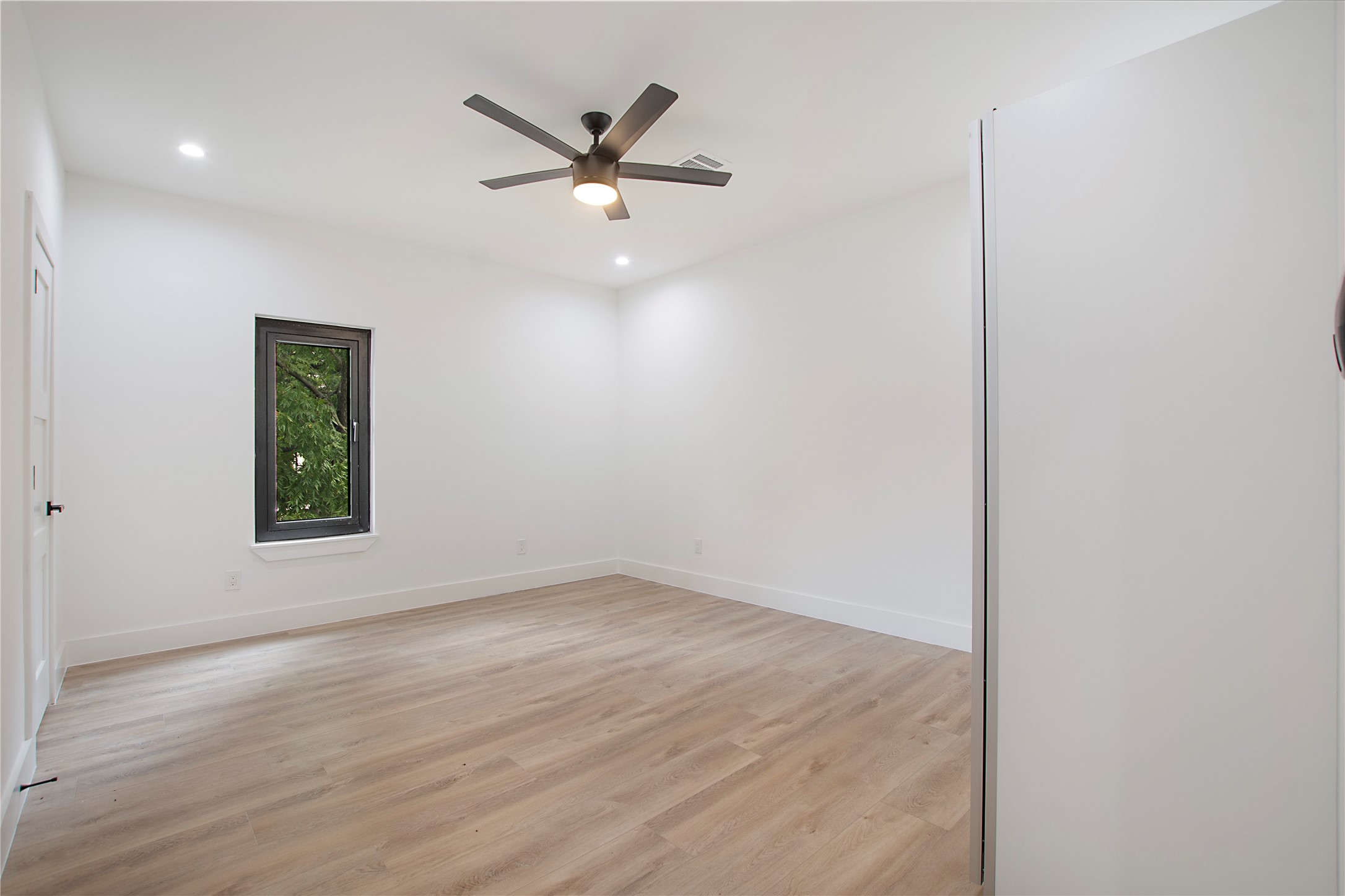 2306 Hondo