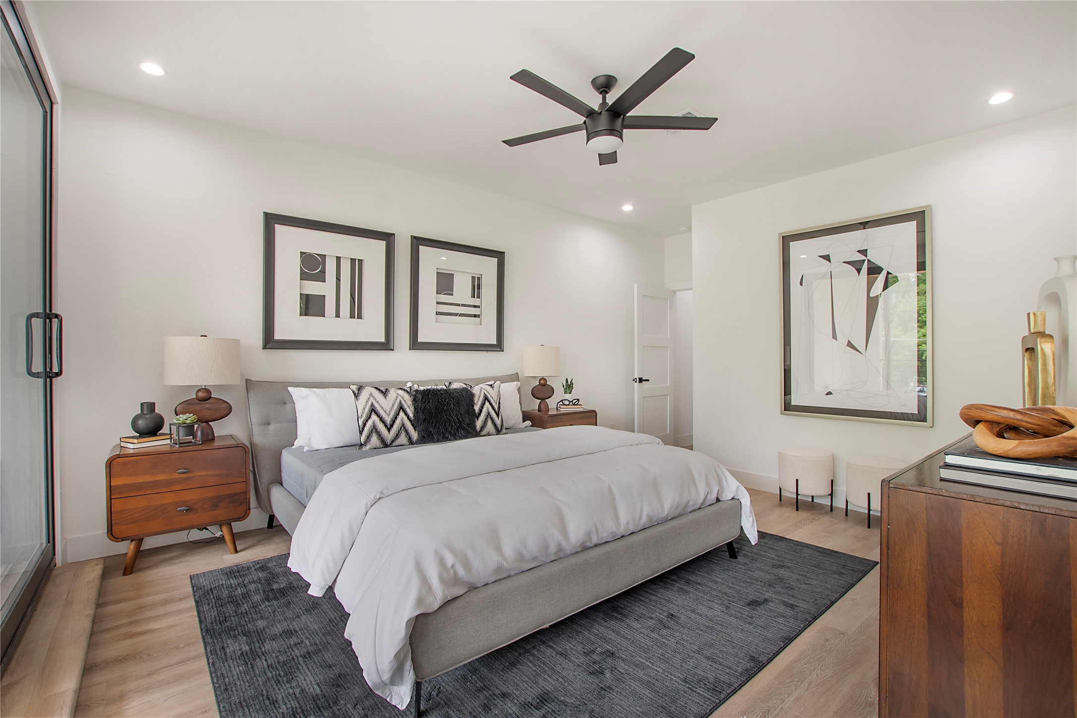 2306 Hondo