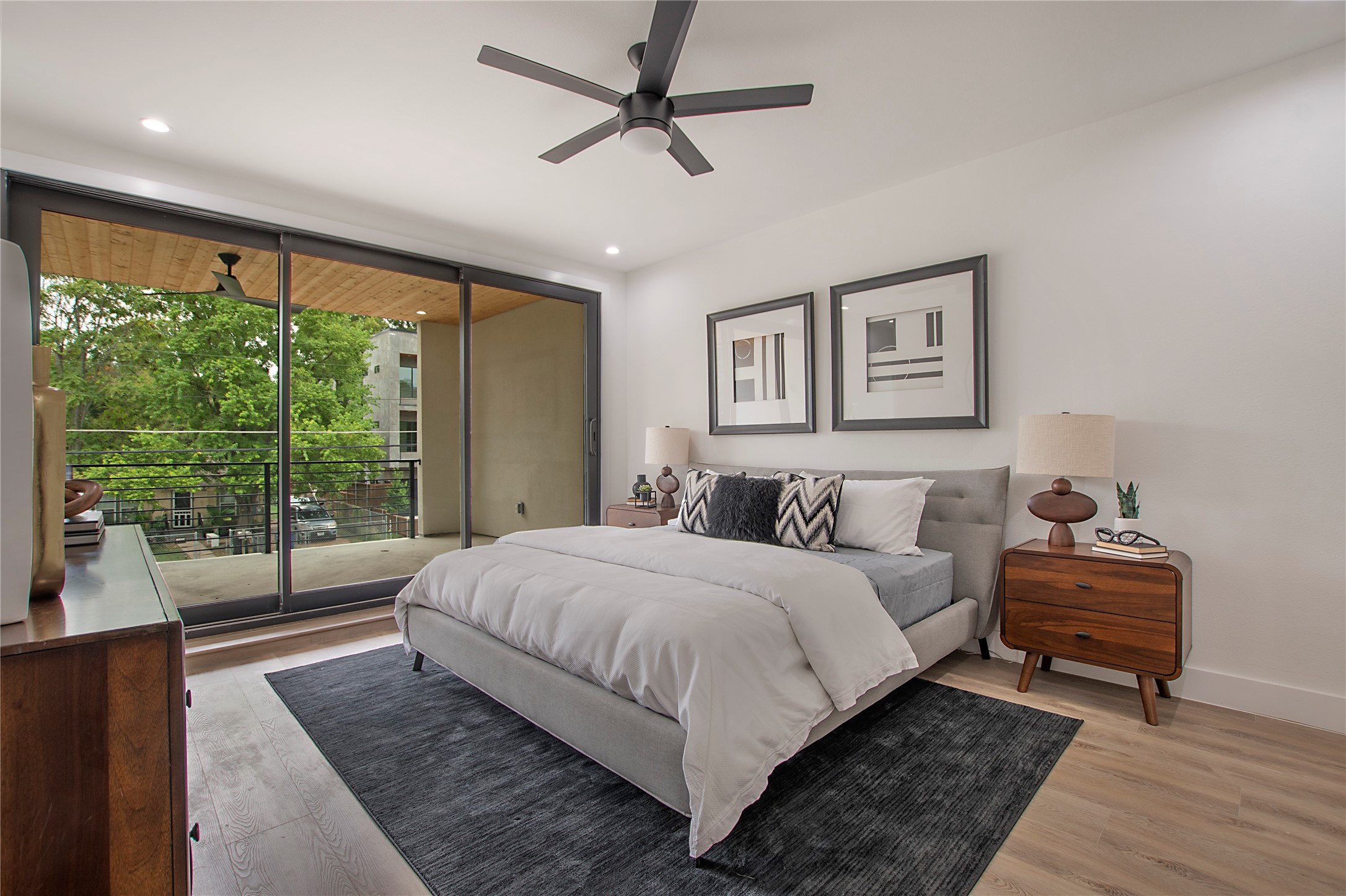 2306 Hondo