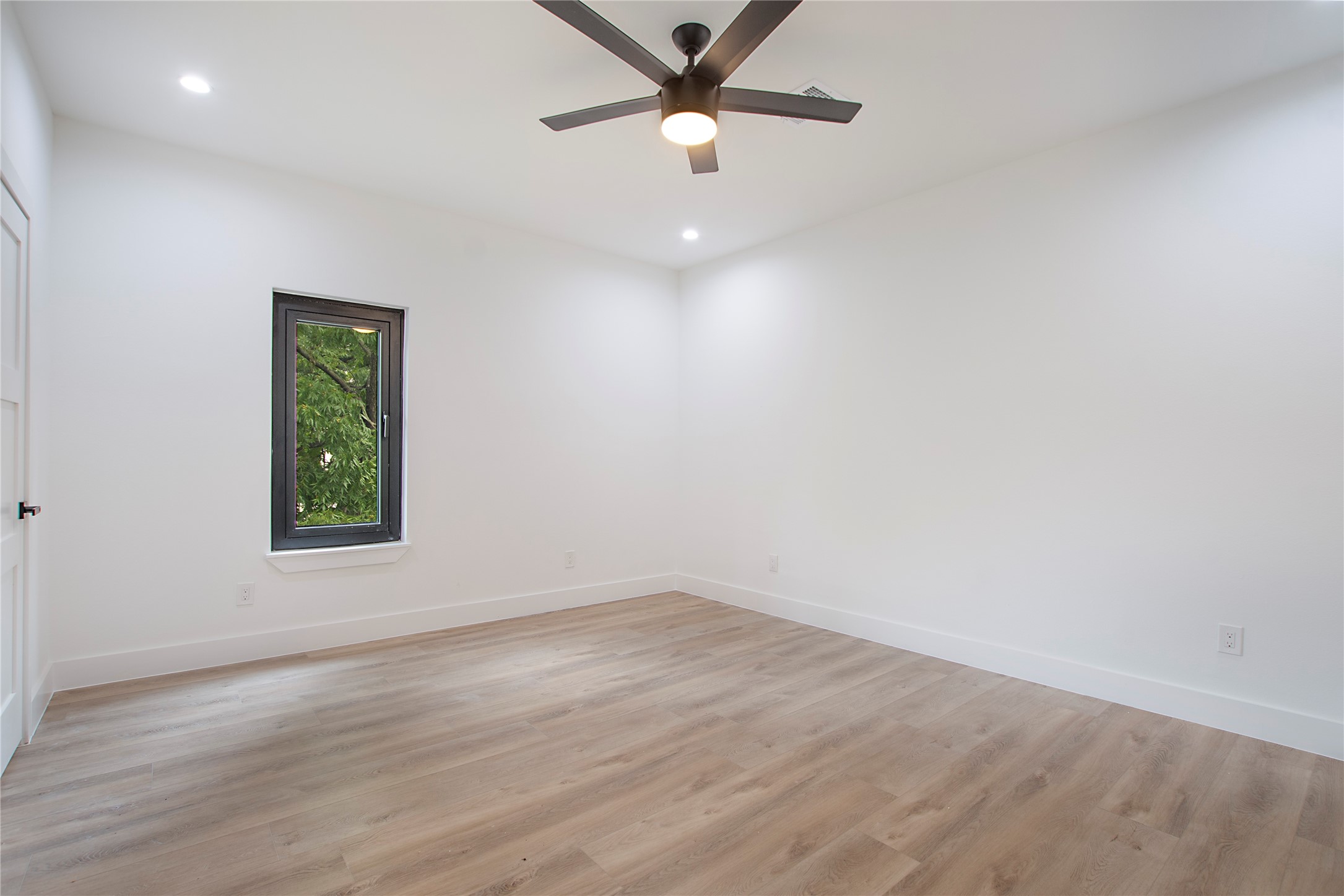 2306 Hondo