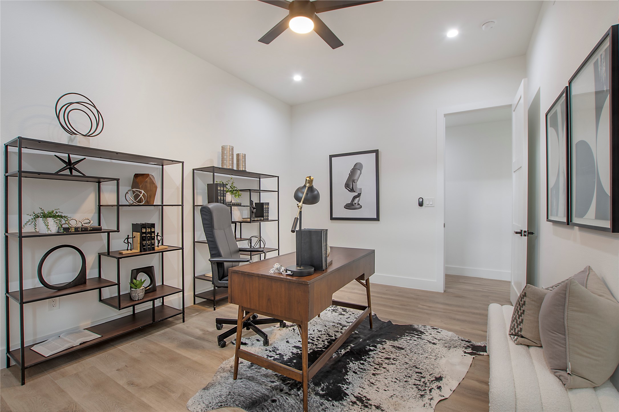 2306 Hondo