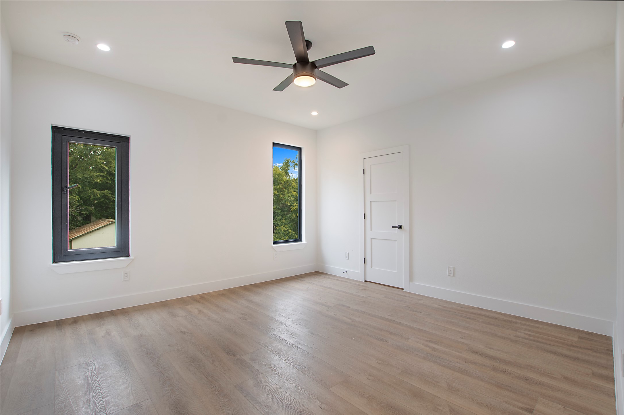 2306 Hondo