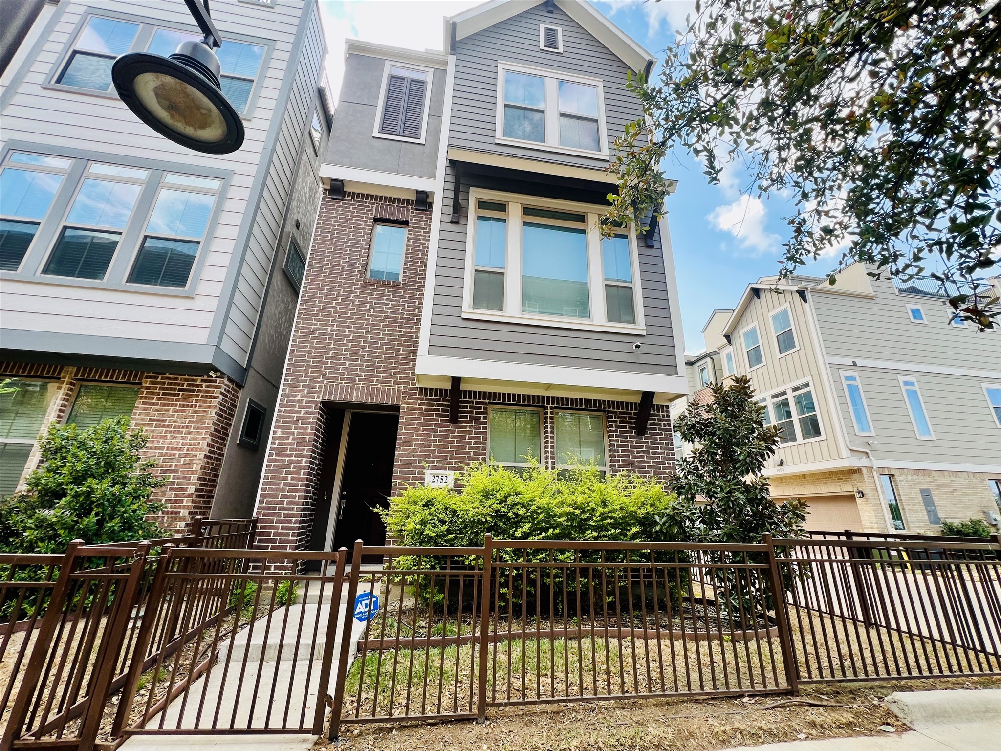 2752 Flowering Peach Lane