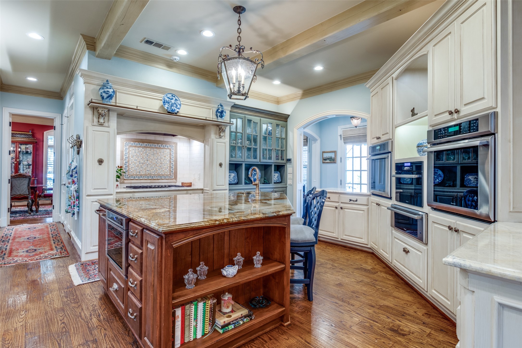 6922 Forest Glen