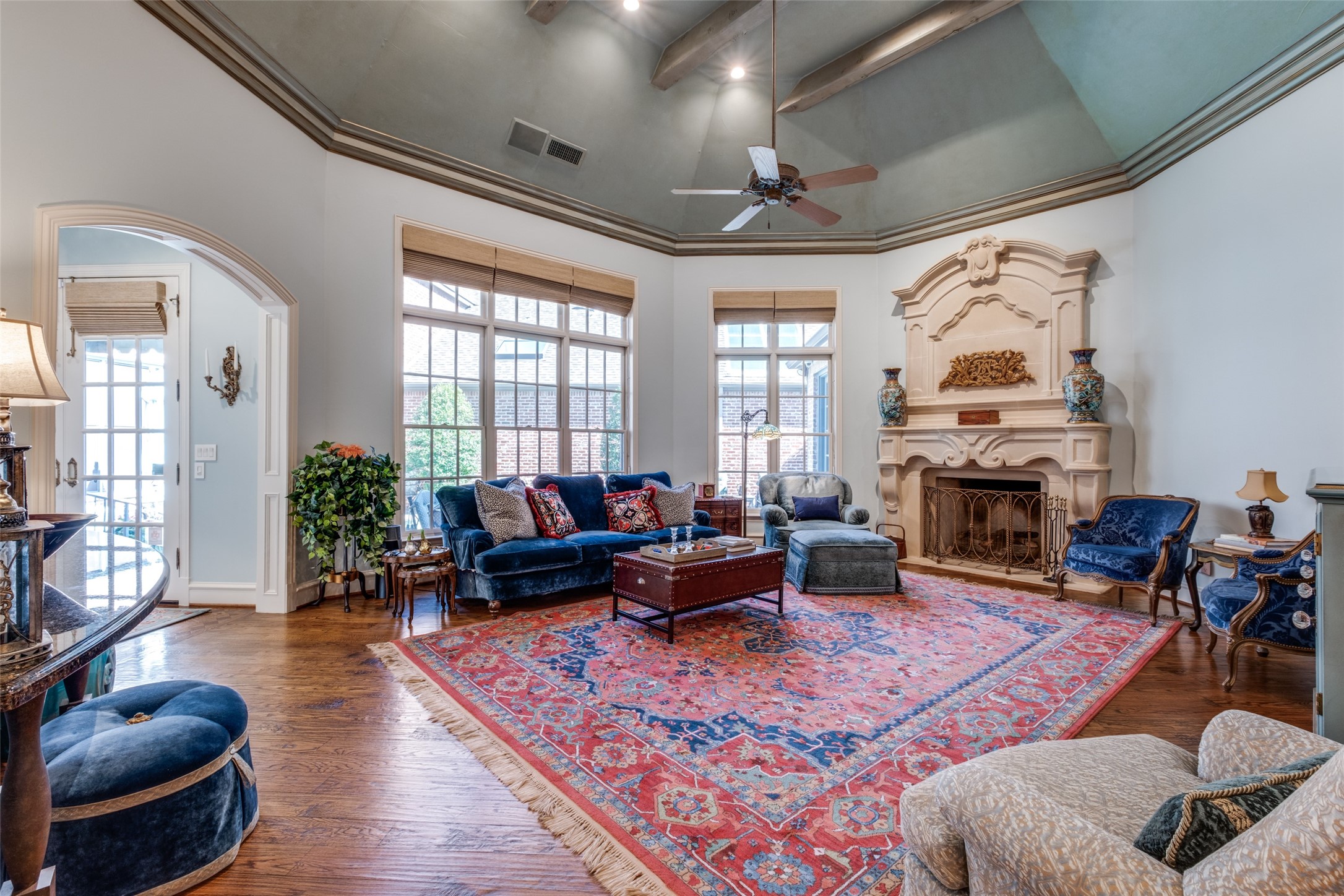 6922 Forest Glen