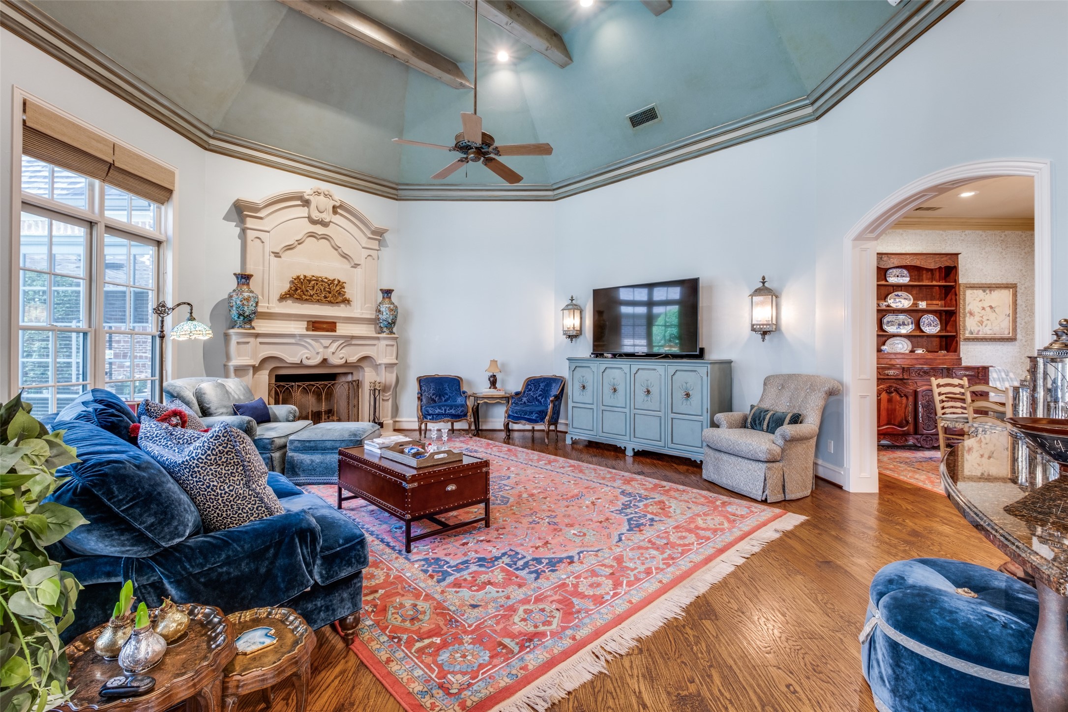 6922 Forest Glen