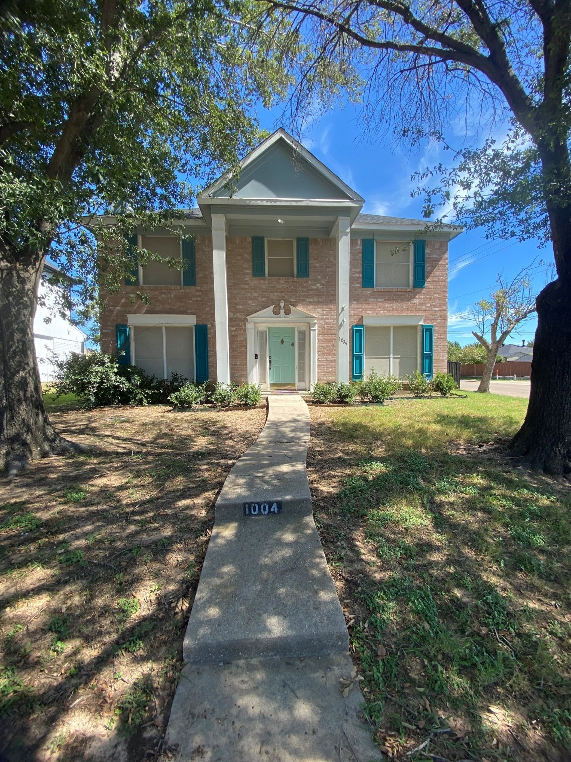 1004 Brae Loch Drive