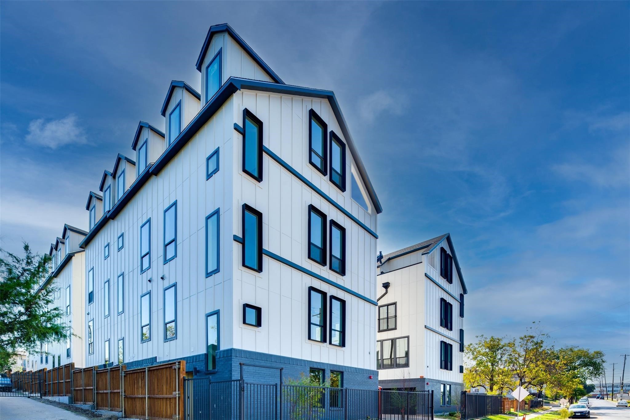 512 N Lancaster Street 5