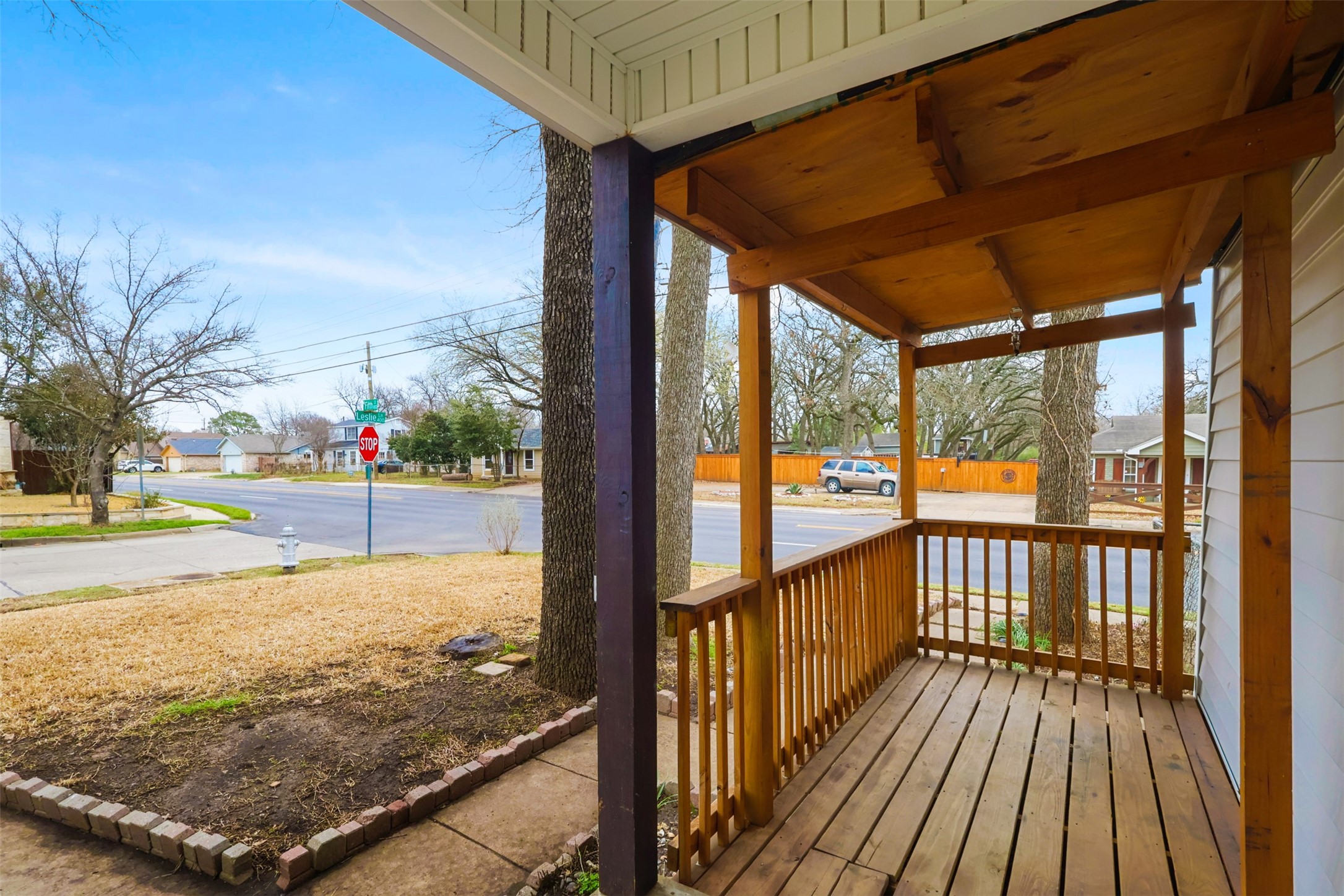 433 Leslie Lane