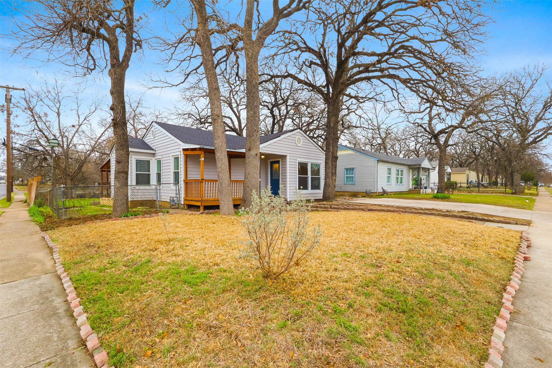 433 Leslie Lane