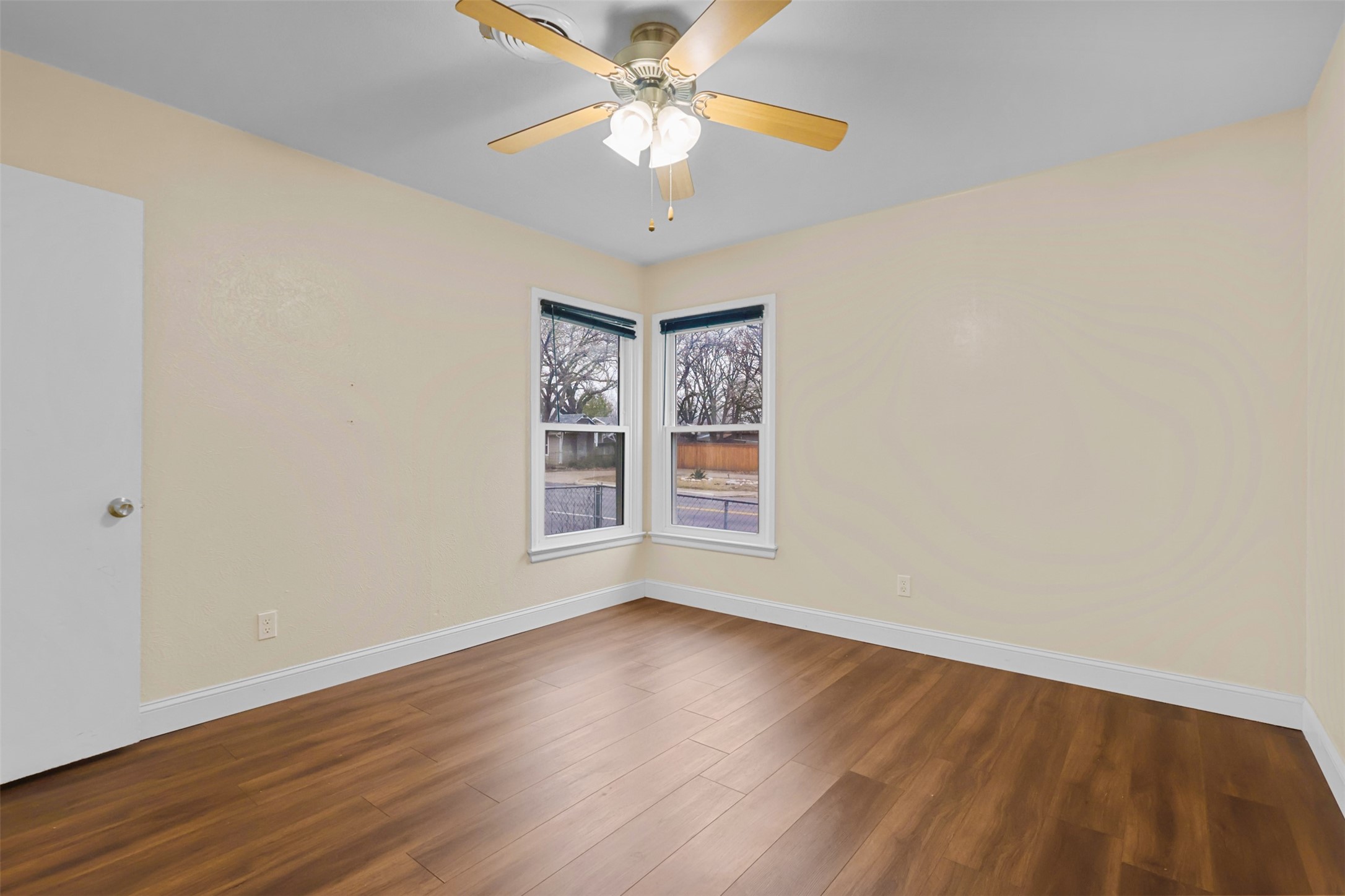 433 Leslie Lane