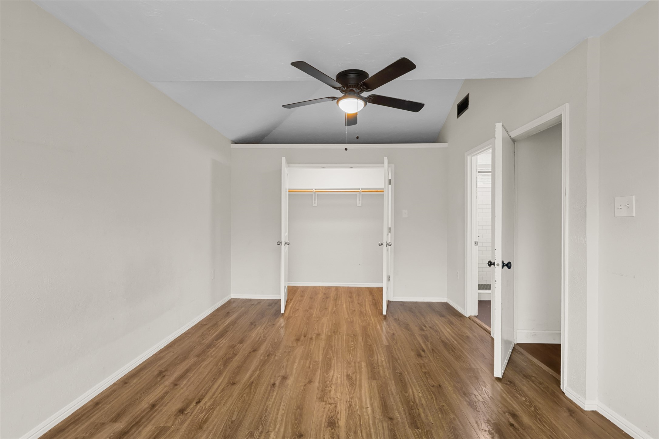 433 Leslie Lane