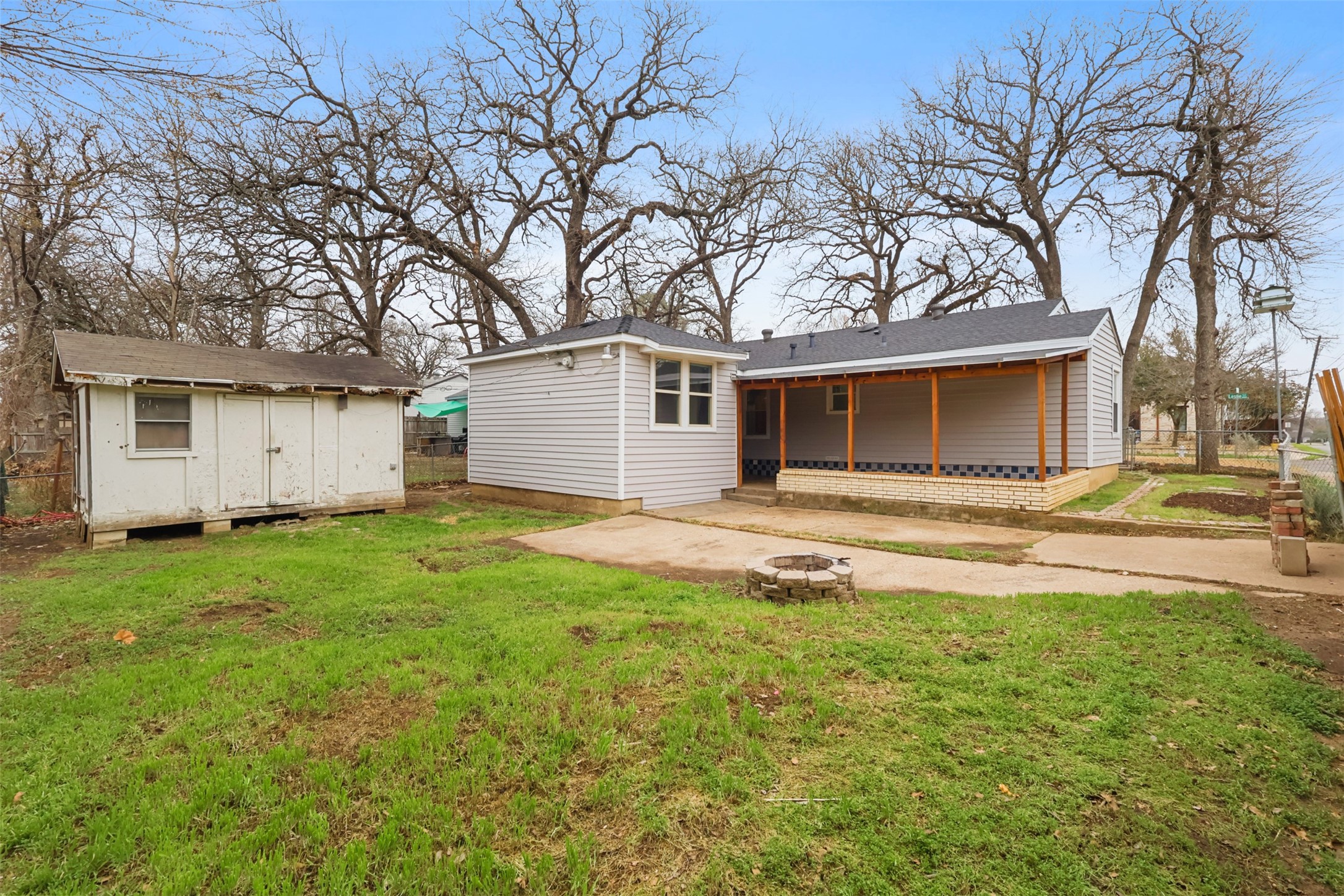 433 Leslie Lane