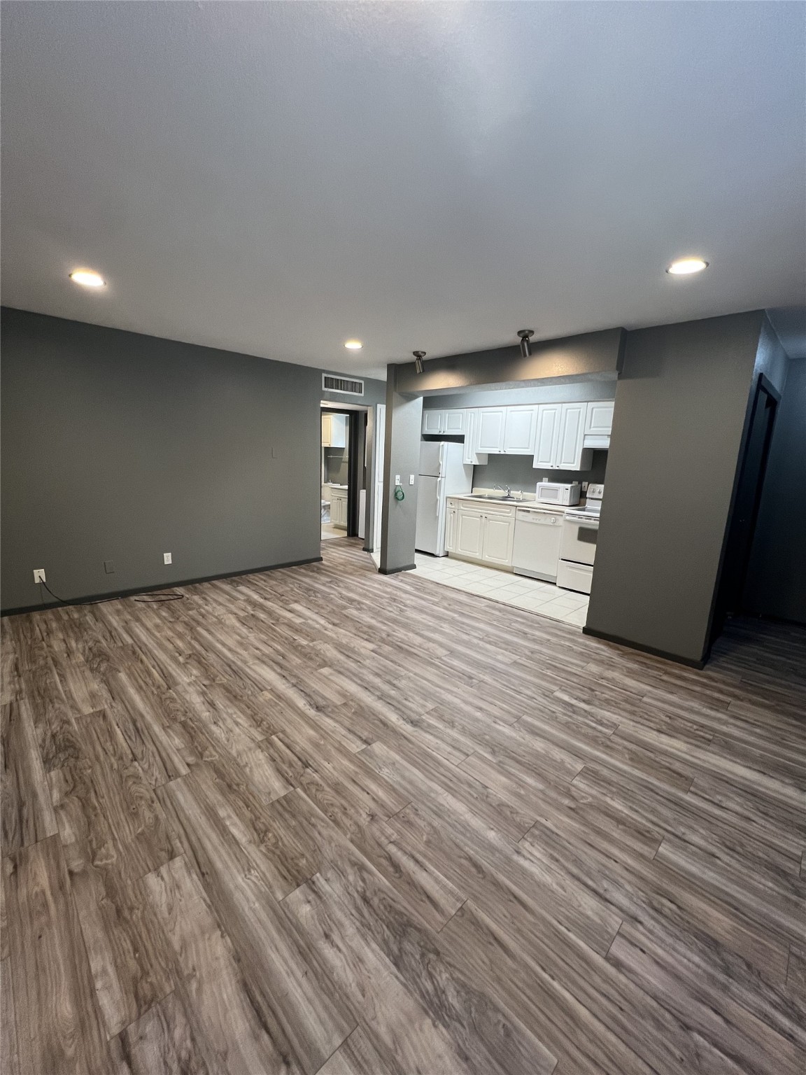 3721 Herschel Avenue 201
