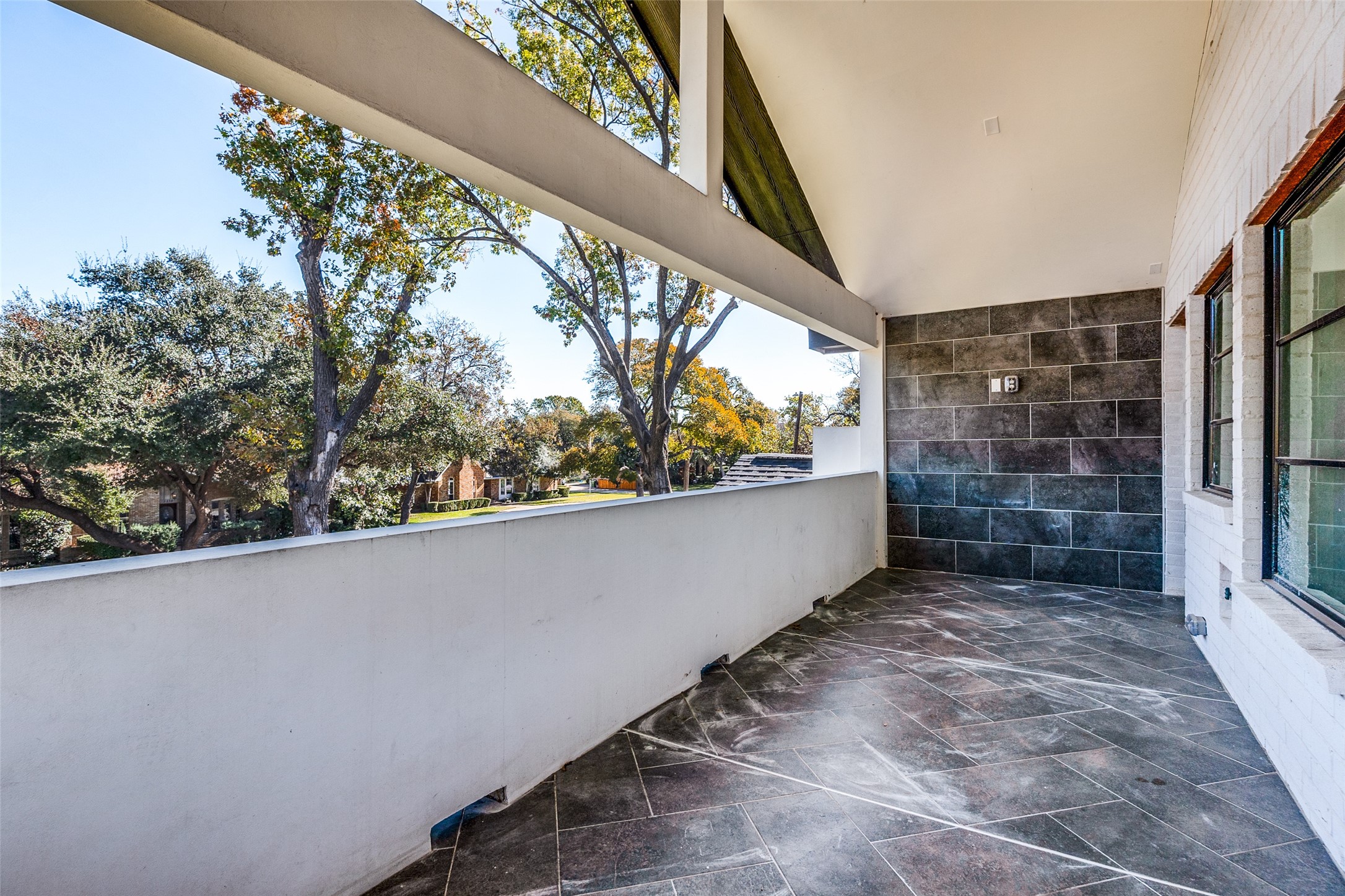 3221 S Glenbrook Drive