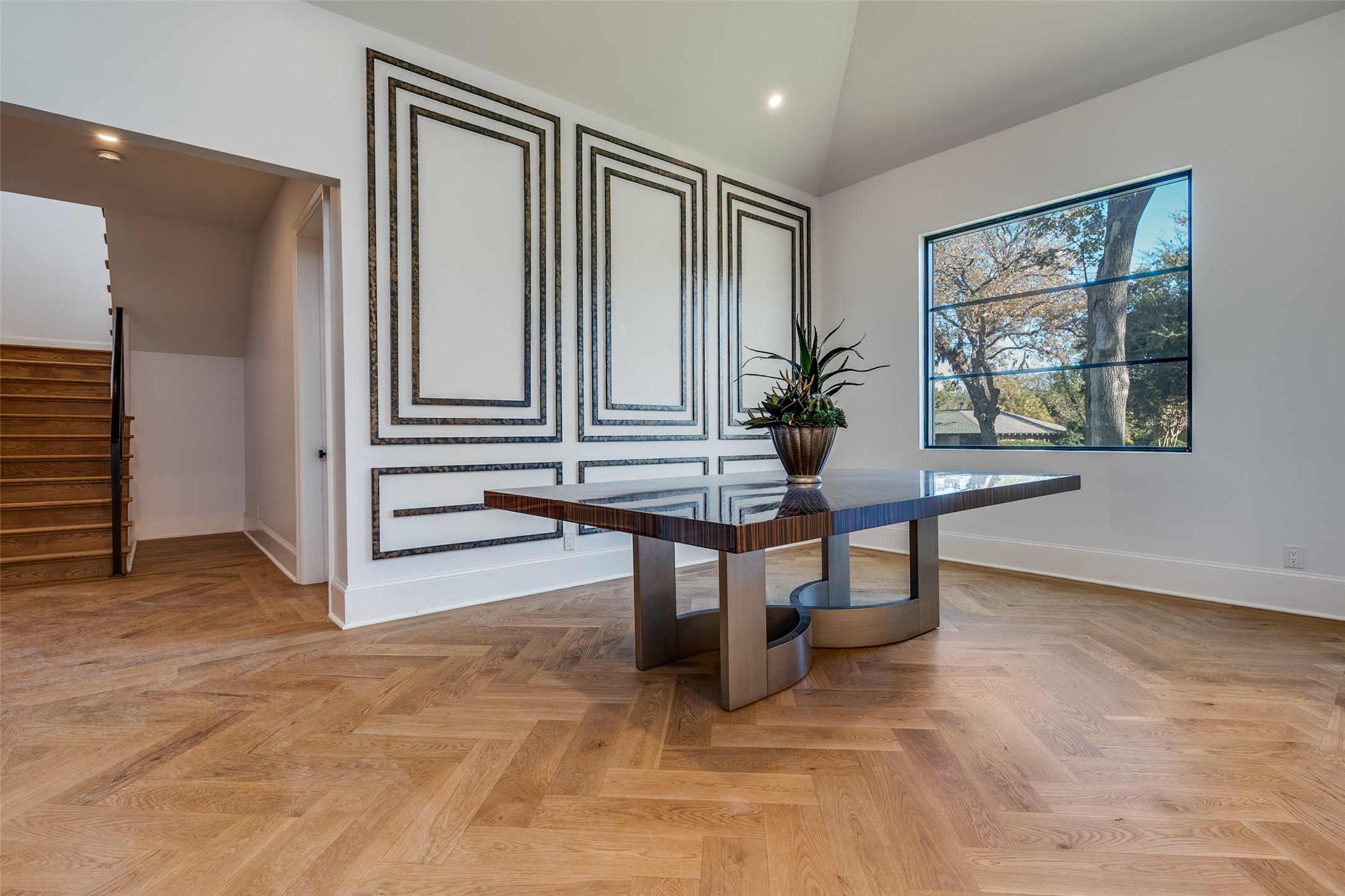 3221 S Glenbrook Drive