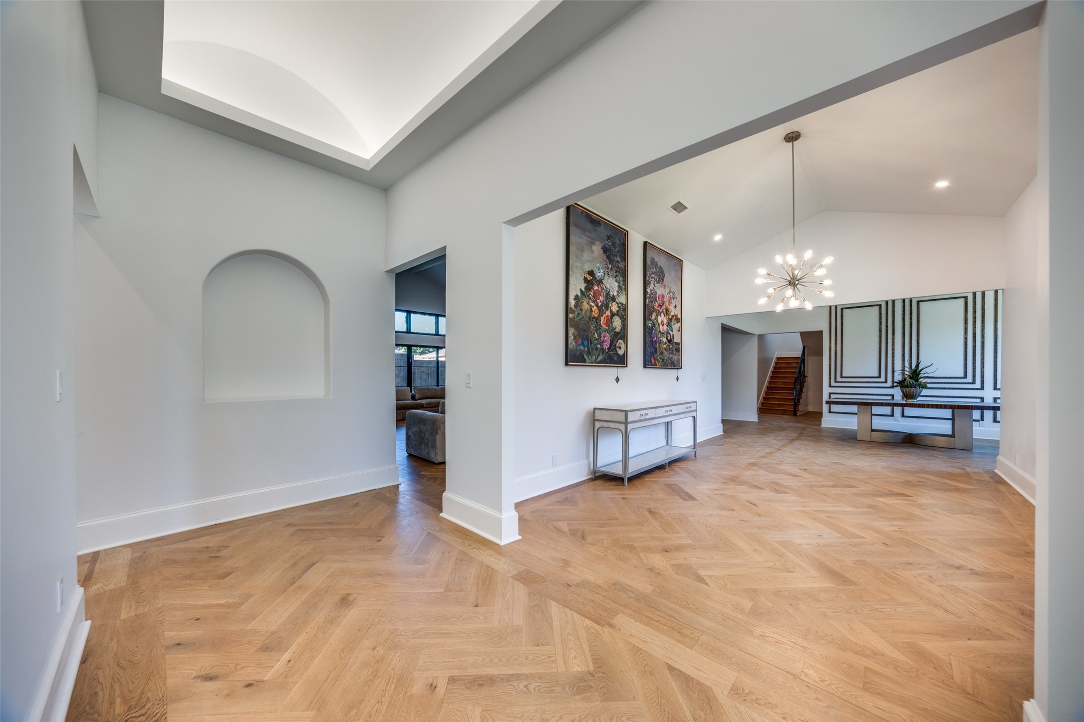 3221 S Glenbrook Drive