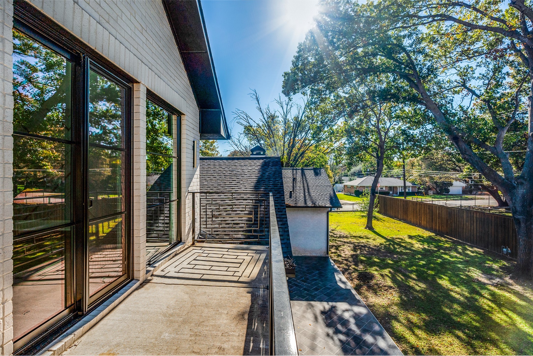 3221 S Glenbrook Drive