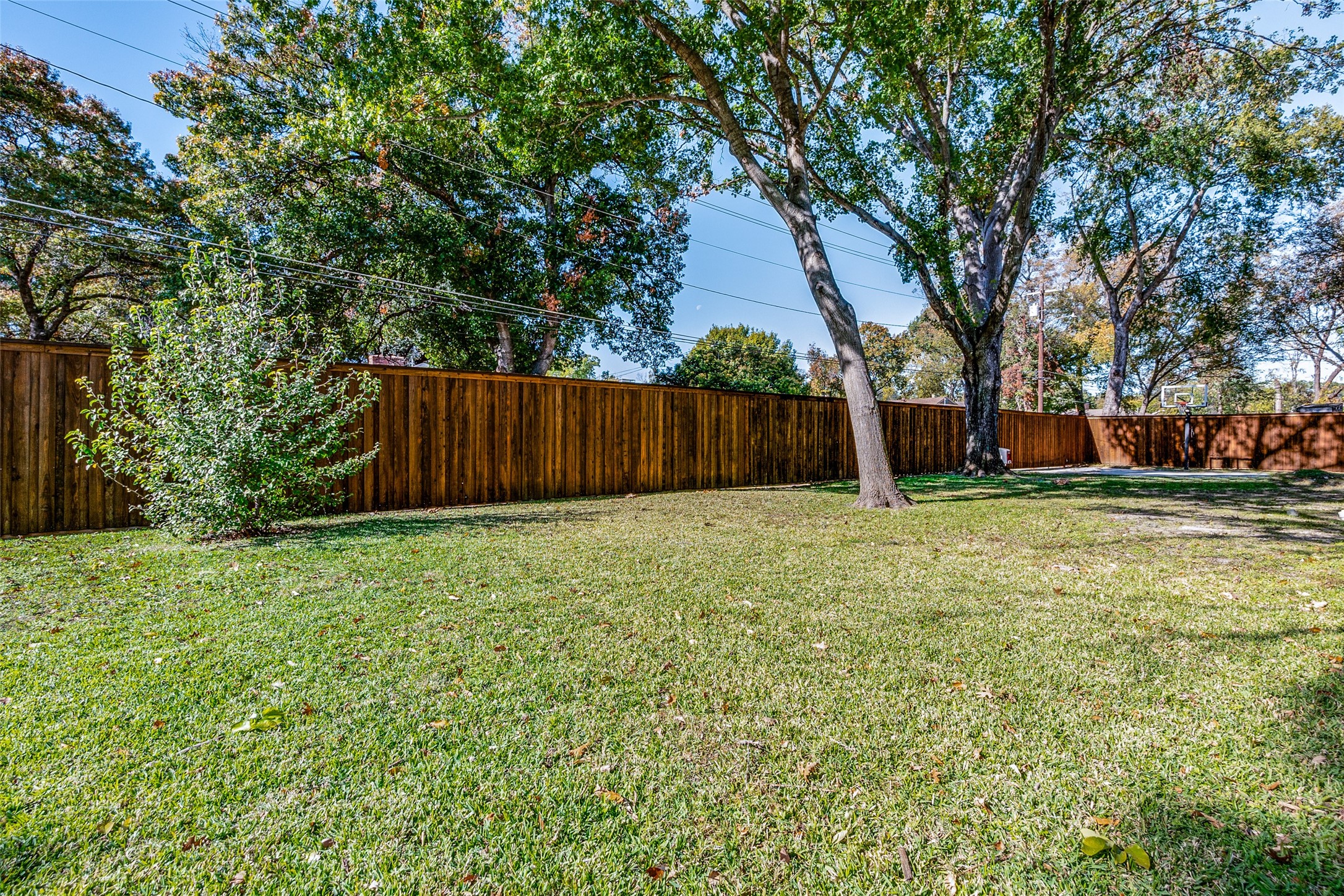 3221 S Glenbrook Drive