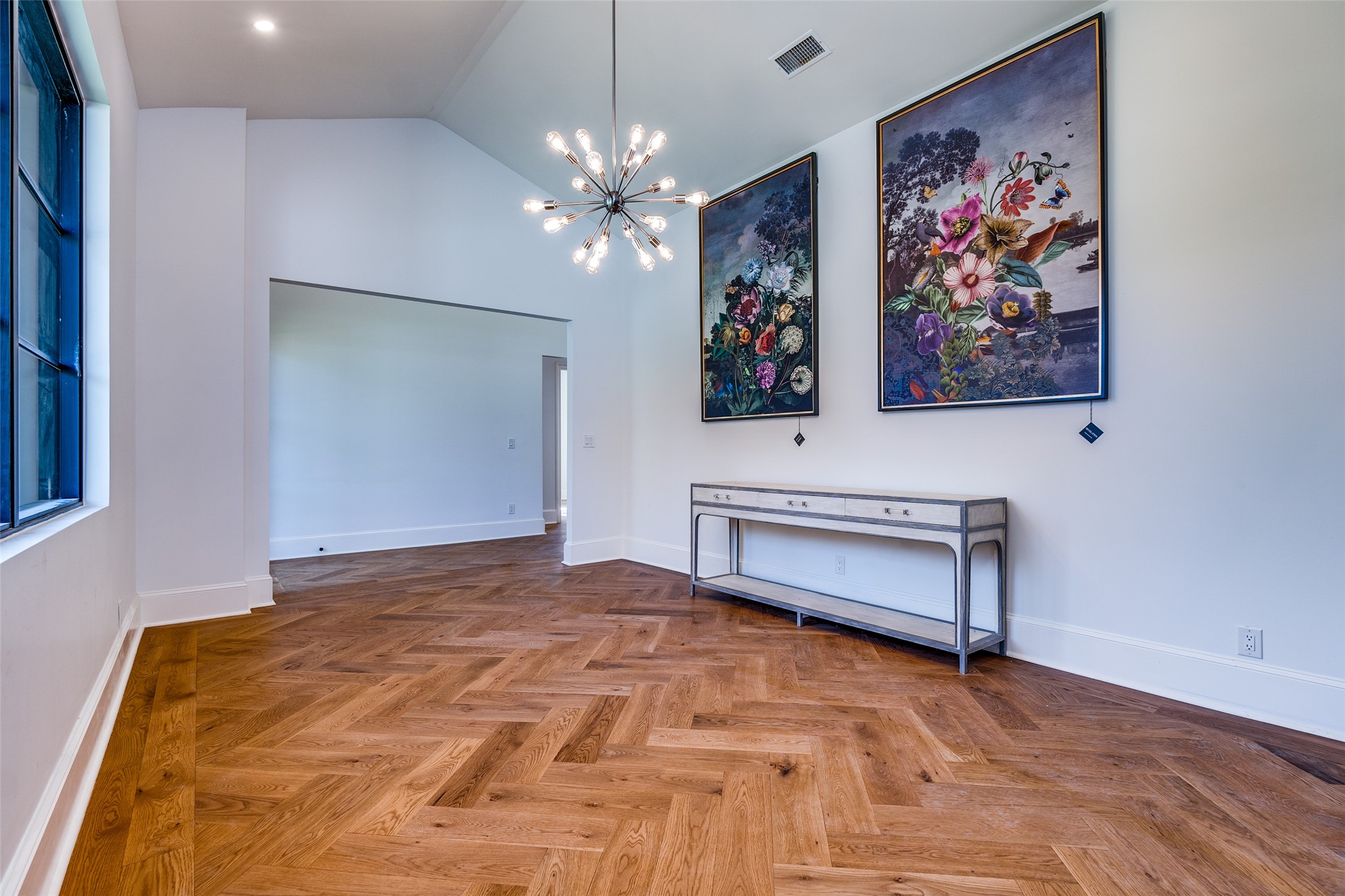 3221 S Glenbrook Drive