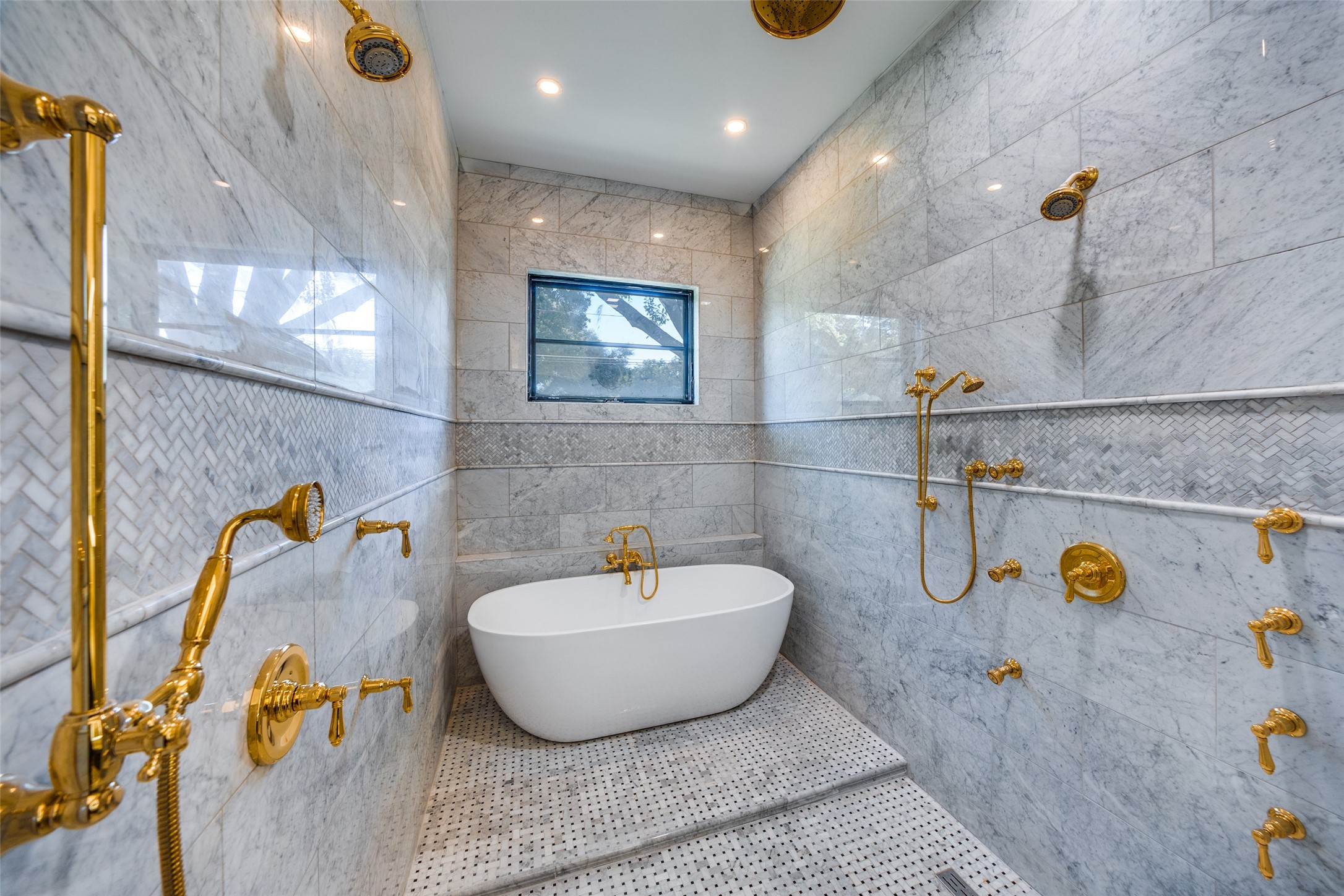 3221 S Glenbrook Drive