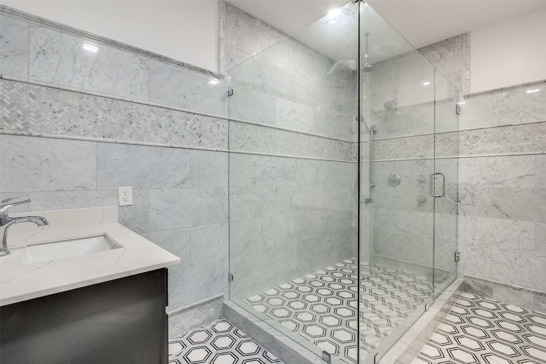 3221 S Glenbrook Drive