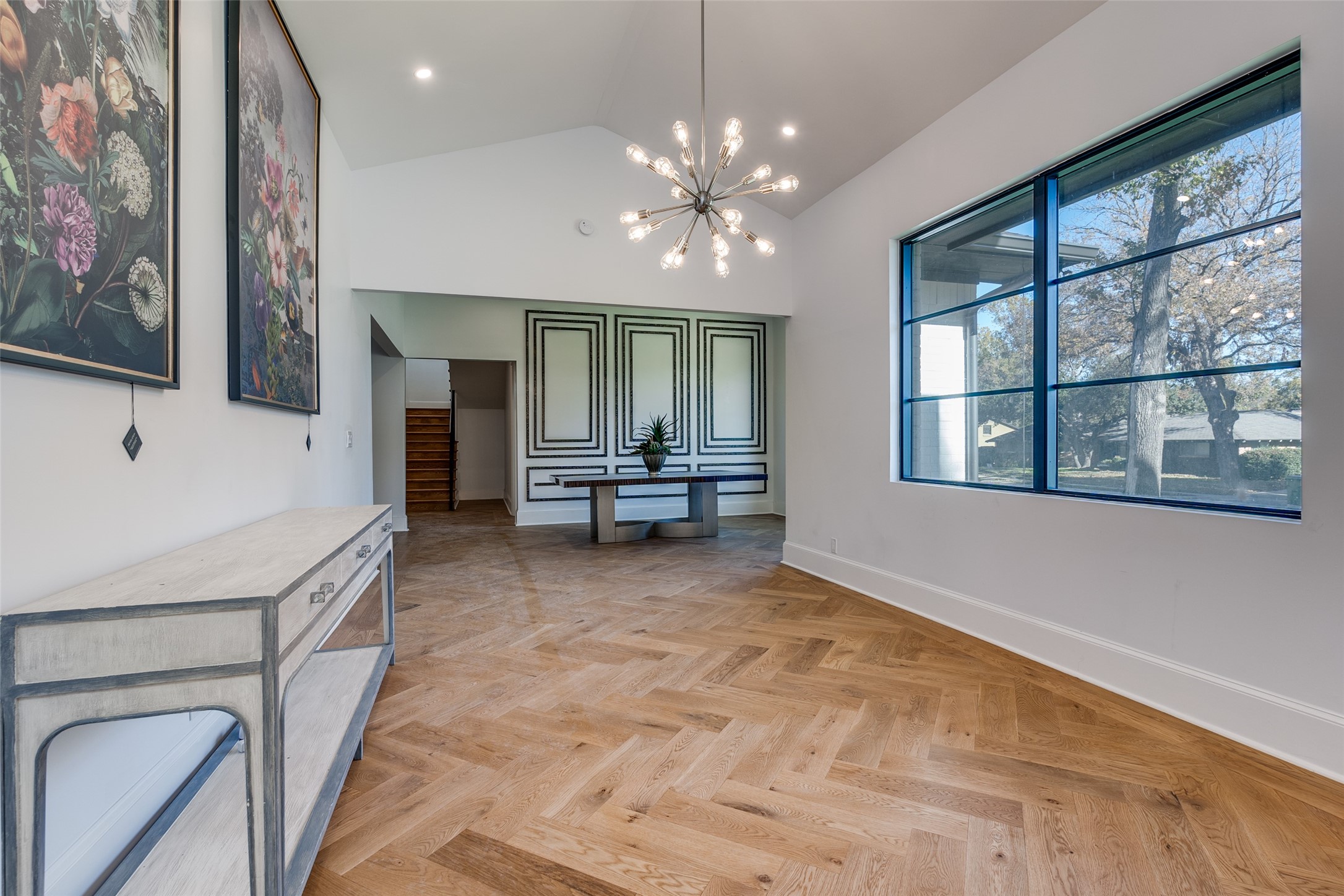 3221 S Glenbrook Drive